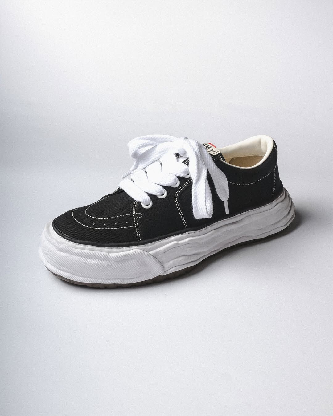 [預訂] MIHARA ERIC Canvas Black