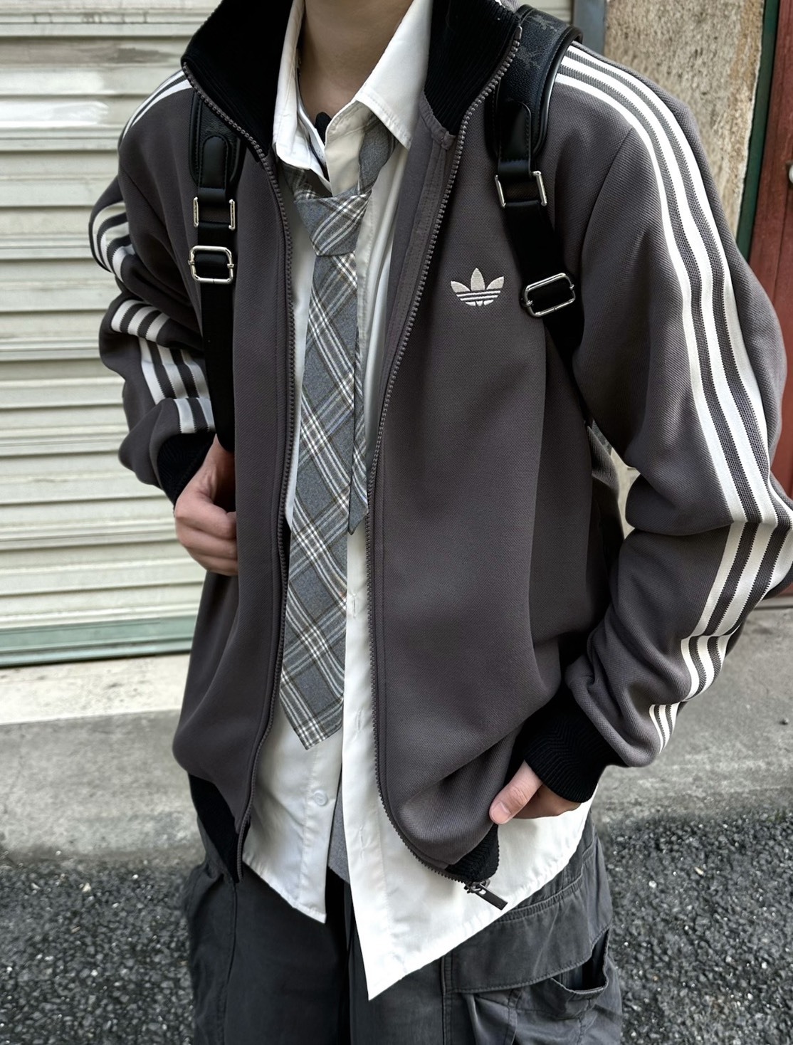 （預購）ADIDAS ORIGINALS TRACK TOP 男款 寬鬆立領外套 木炭灰