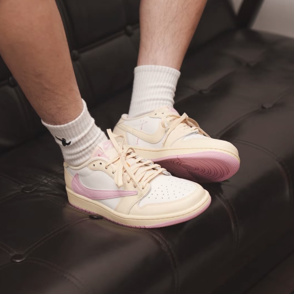 【代購】Jordan × Travis Scott Air Jordan 1 Low OG  Shy Pink 粉倒鉤｜米灰粉