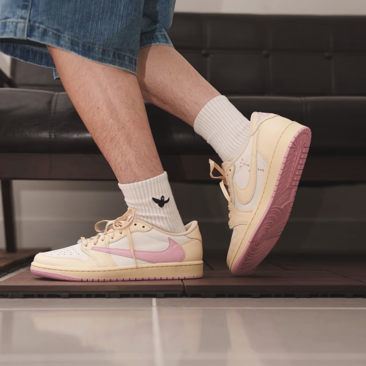 【代購】Jordan × Travis Scott Air Jordan 1 Low OG  Shy Pink 粉倒鉤｜米灰粉