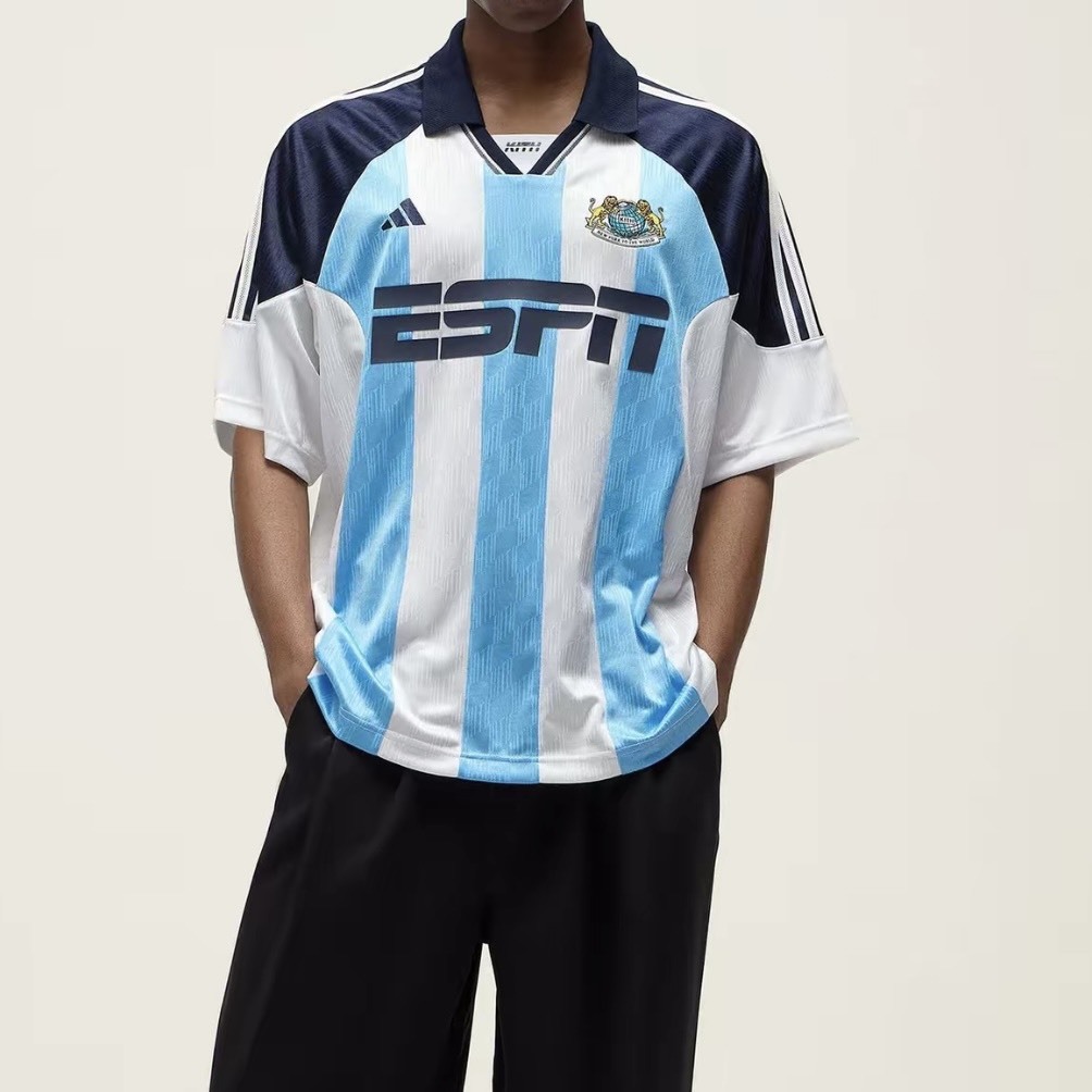 【代購】adidas Originals × Kith Football ESPN Jersey  聯名條紋足球衣｜白藍配色