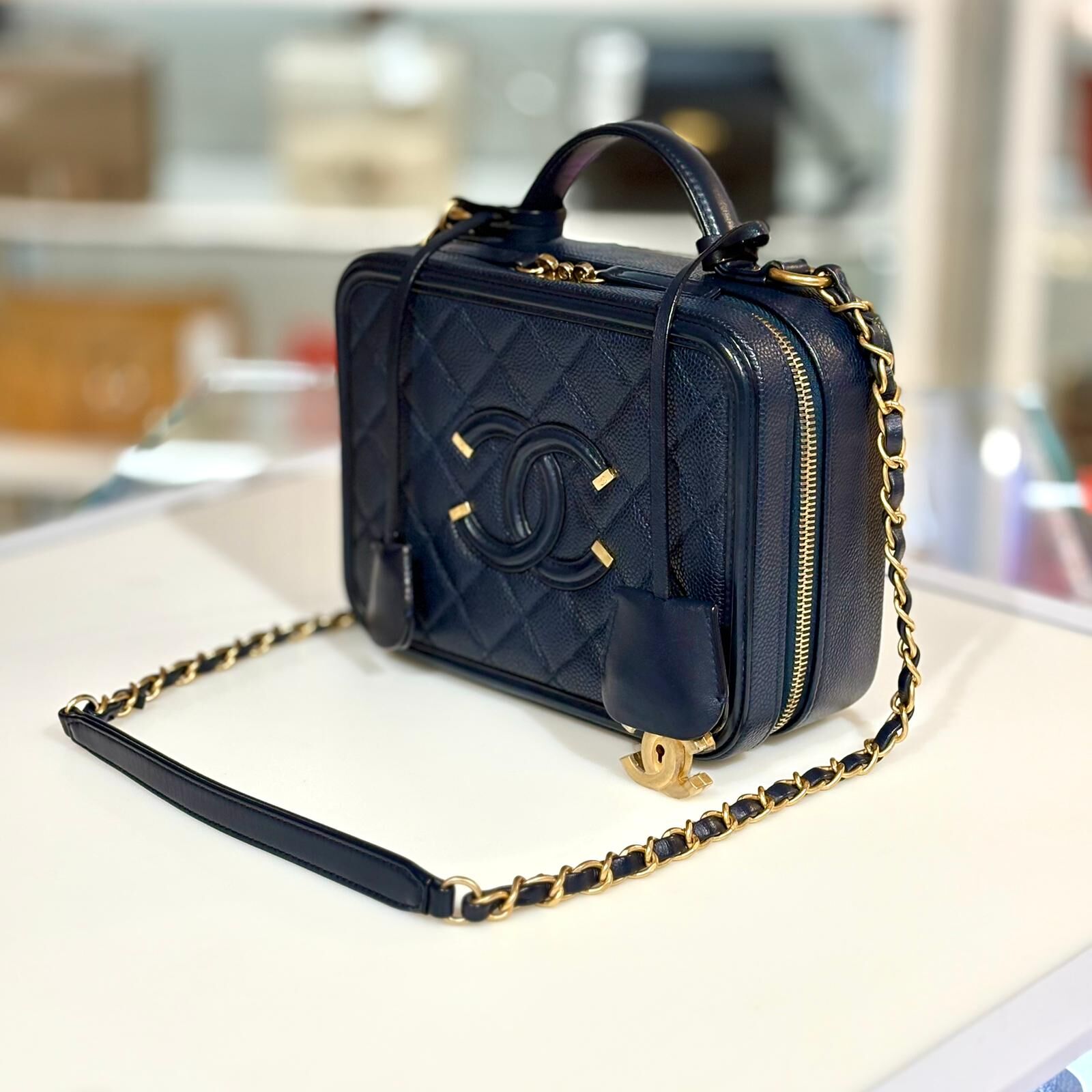 98%NEW二手CHANEL化妝袋 A93343 深藍色荔枝皮金扣 Vanity Case 21cm  #香榭站正品