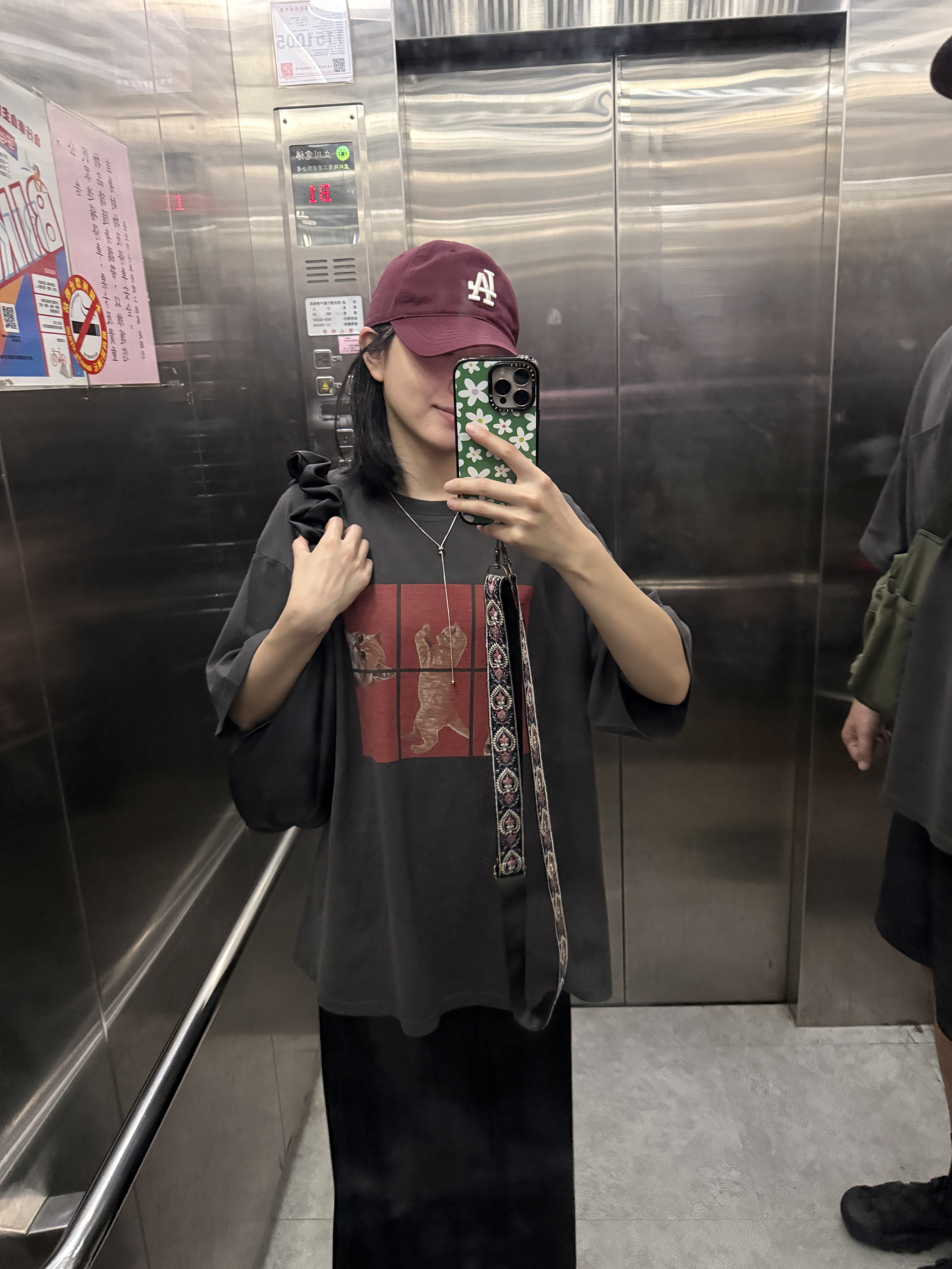 貓奴必備😻趣味圖案寬鬆大T (深灰)