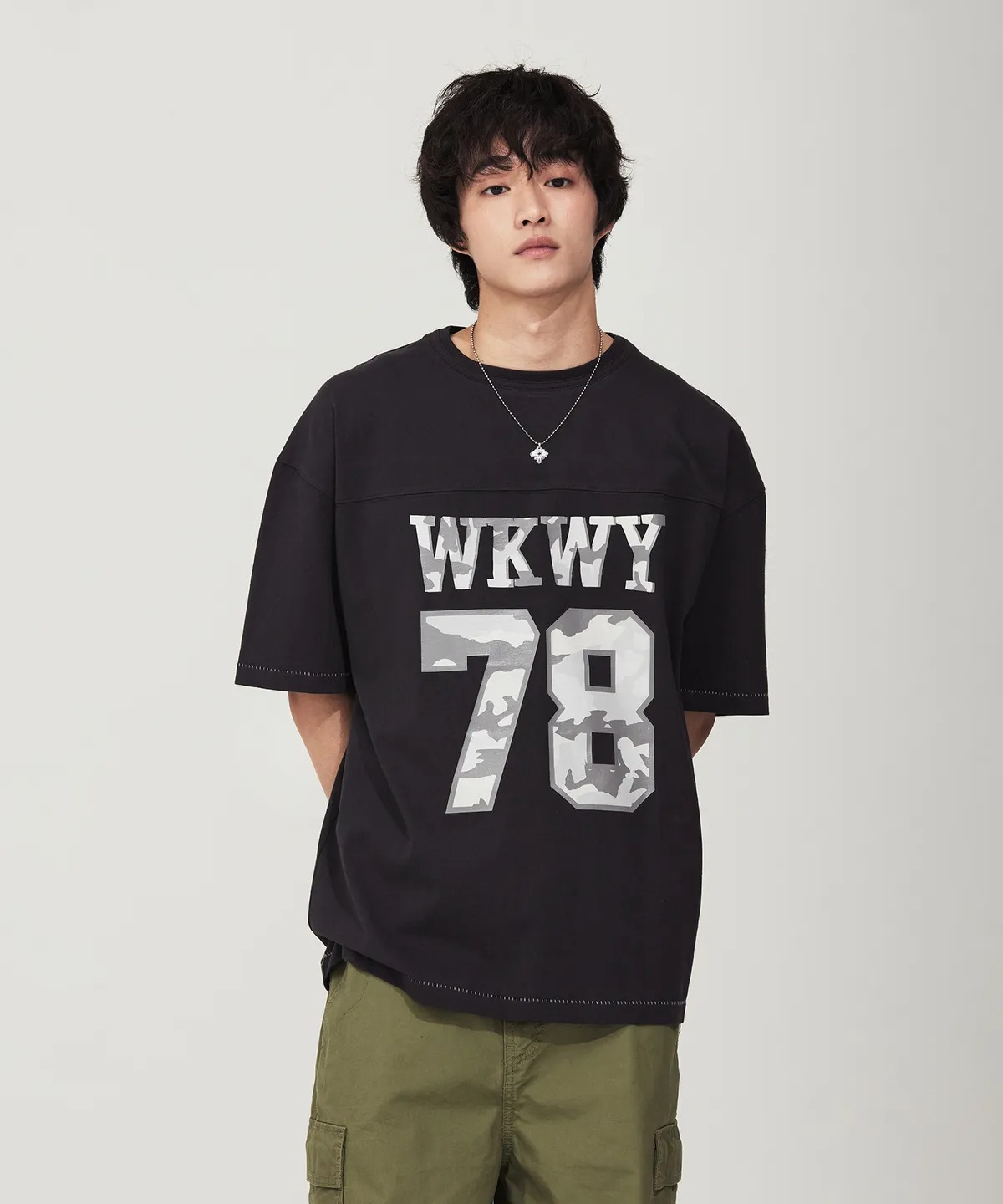 WACKY WILLY Panel Typo Short-Sleeve T-shirt