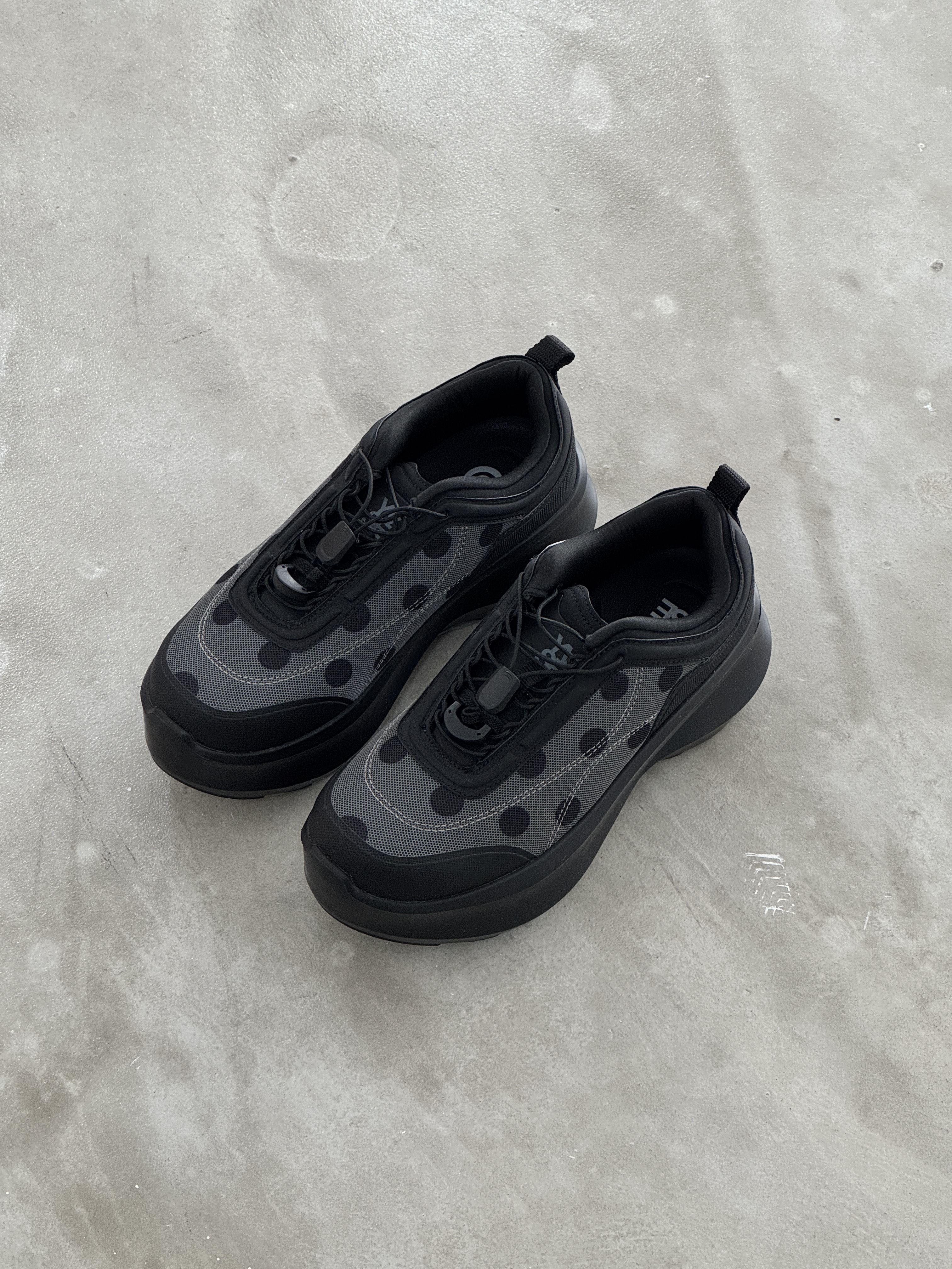 WOMEN SNEAKERS