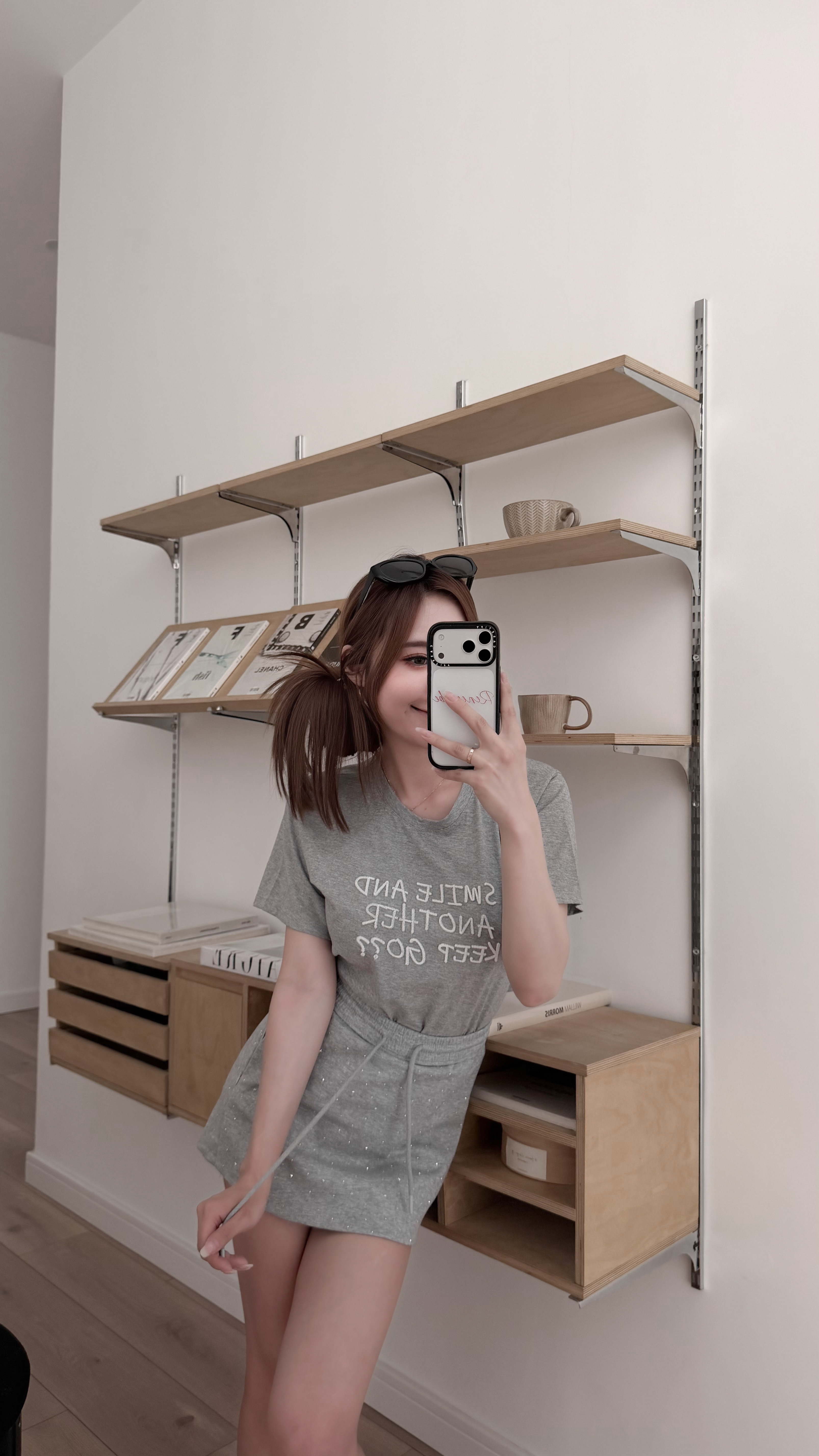 M54「反重⼒棉 ` ⽴體繡 TEE」