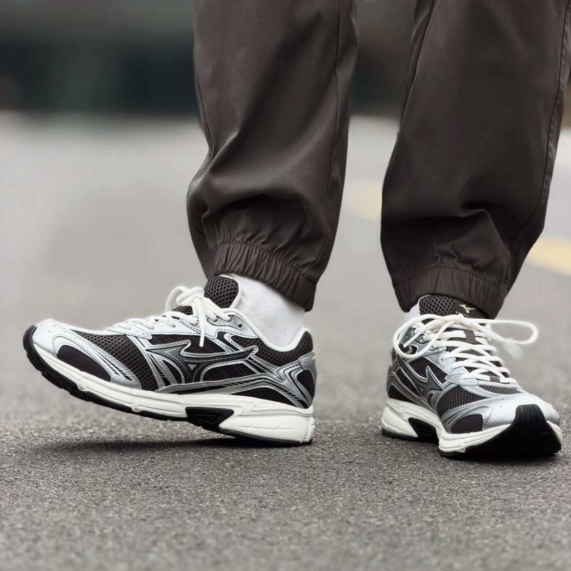 【代購】Mizuno Speed 2010  千禧復古跑鞋｜銀色｜男女同款