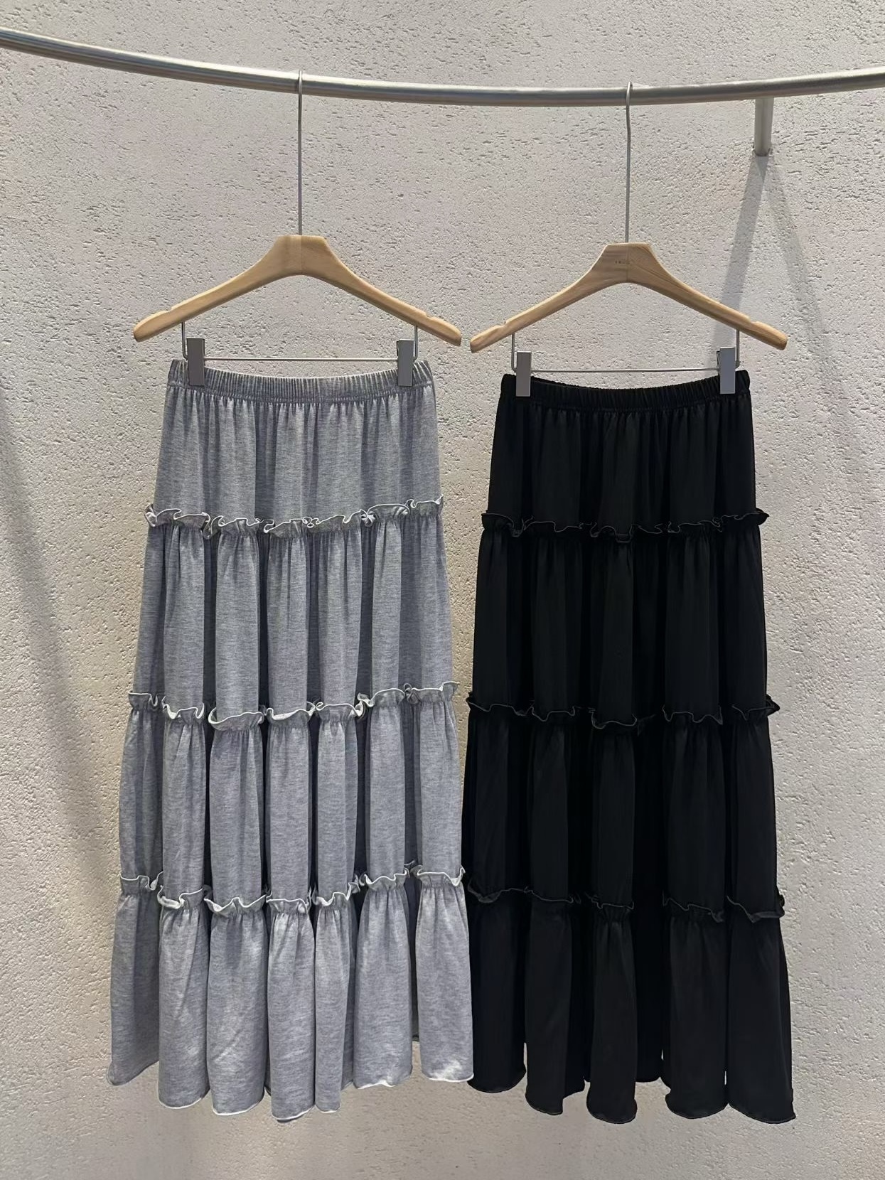 闆娘愛店彈料舒服蛋糕裙/2色均碼/黑