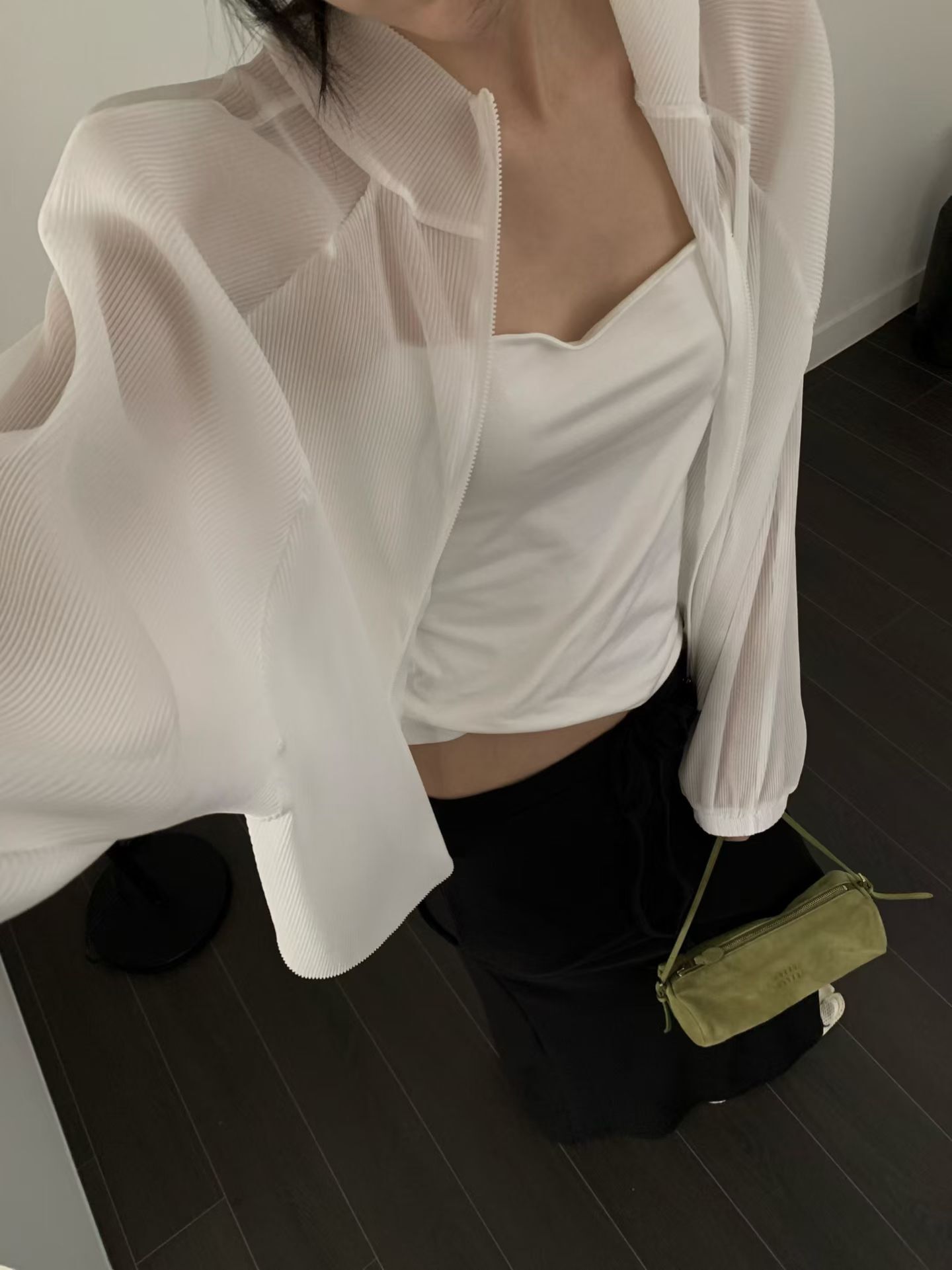 修飾肩寬三宅皺皺外/2色均碼/白
