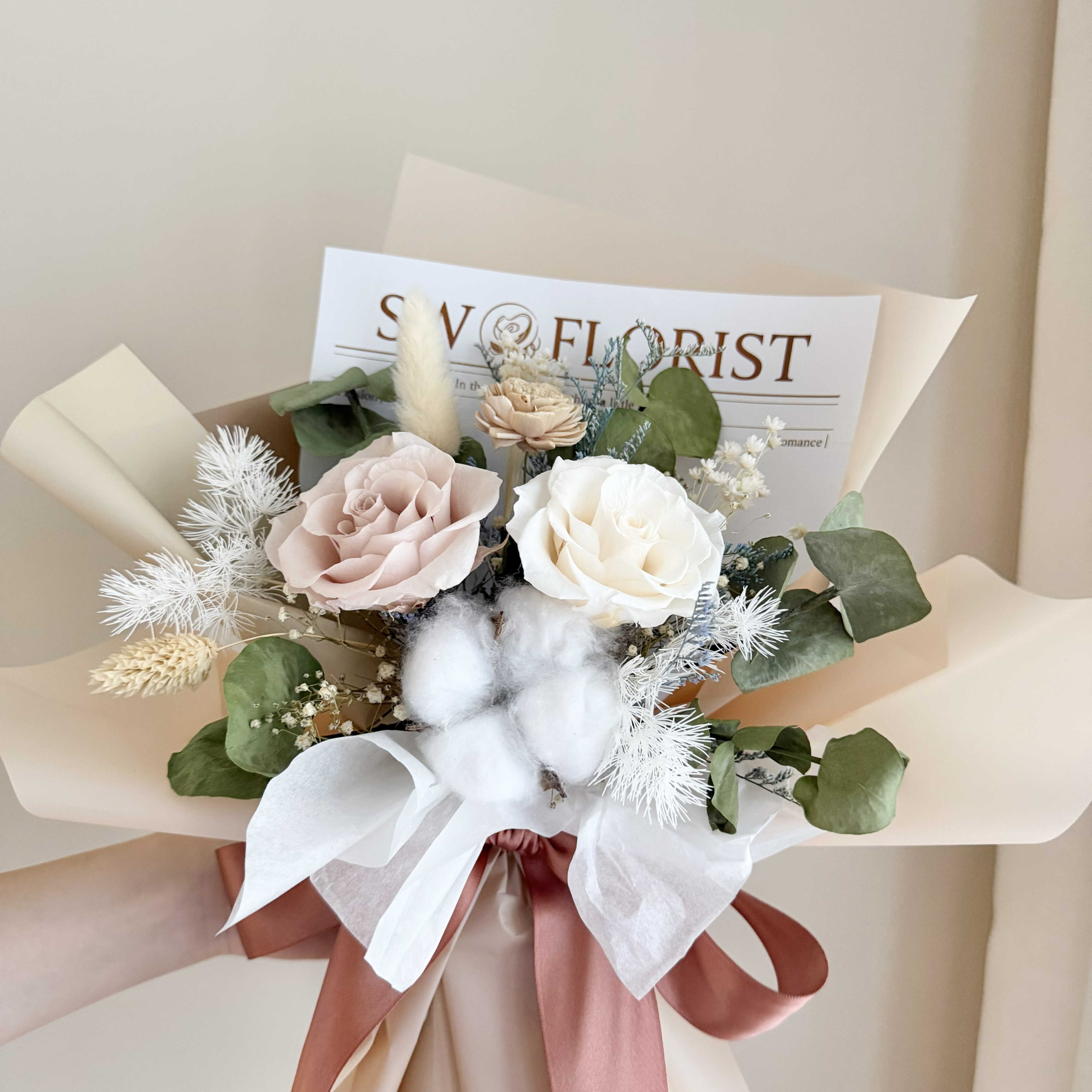 【品牌海報風】永生玫瑰花束(奶茶色系/中型)｜告白花束、女友生日禮物