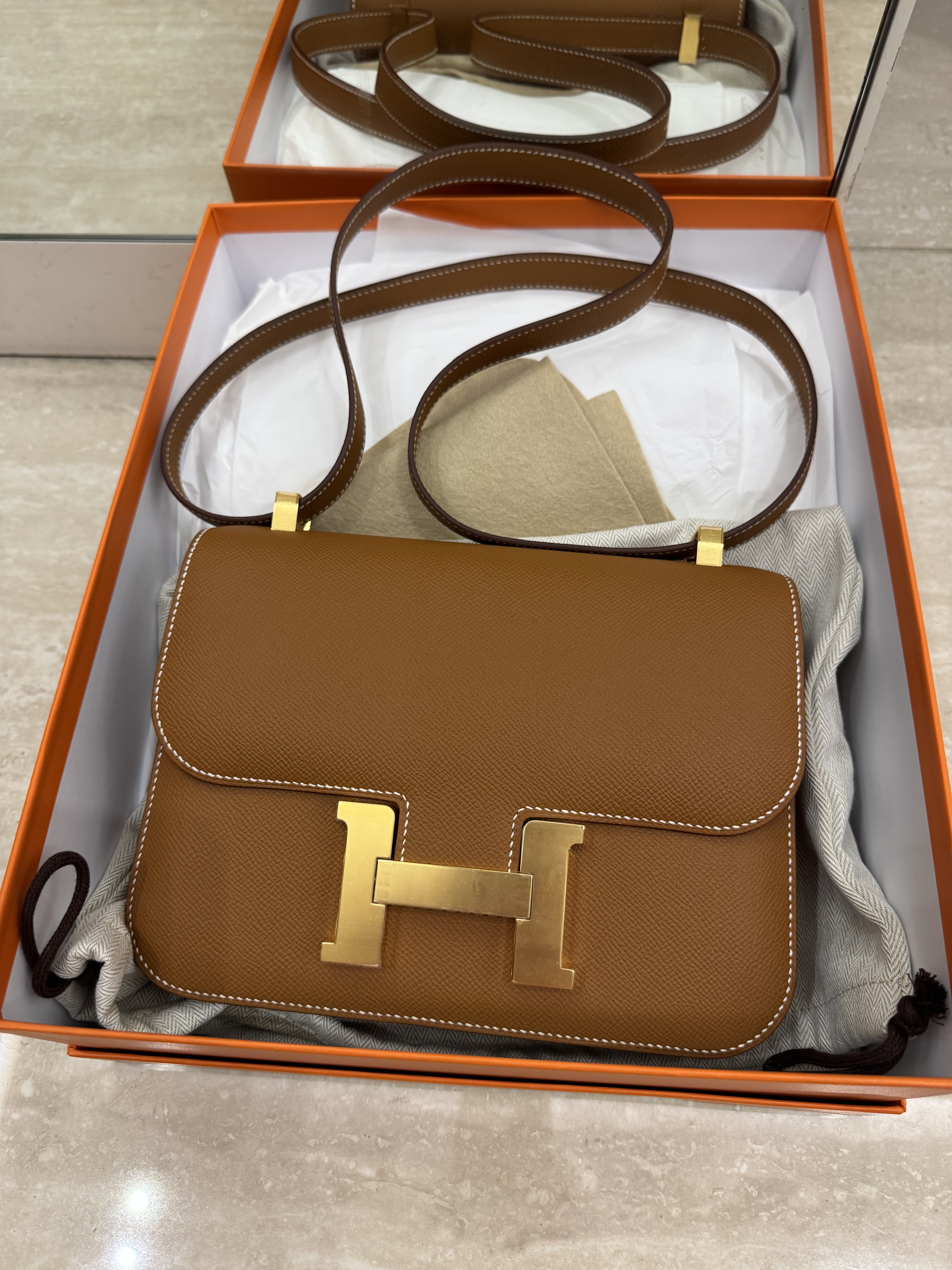 Constance 1-24 37 gold cc epsom G