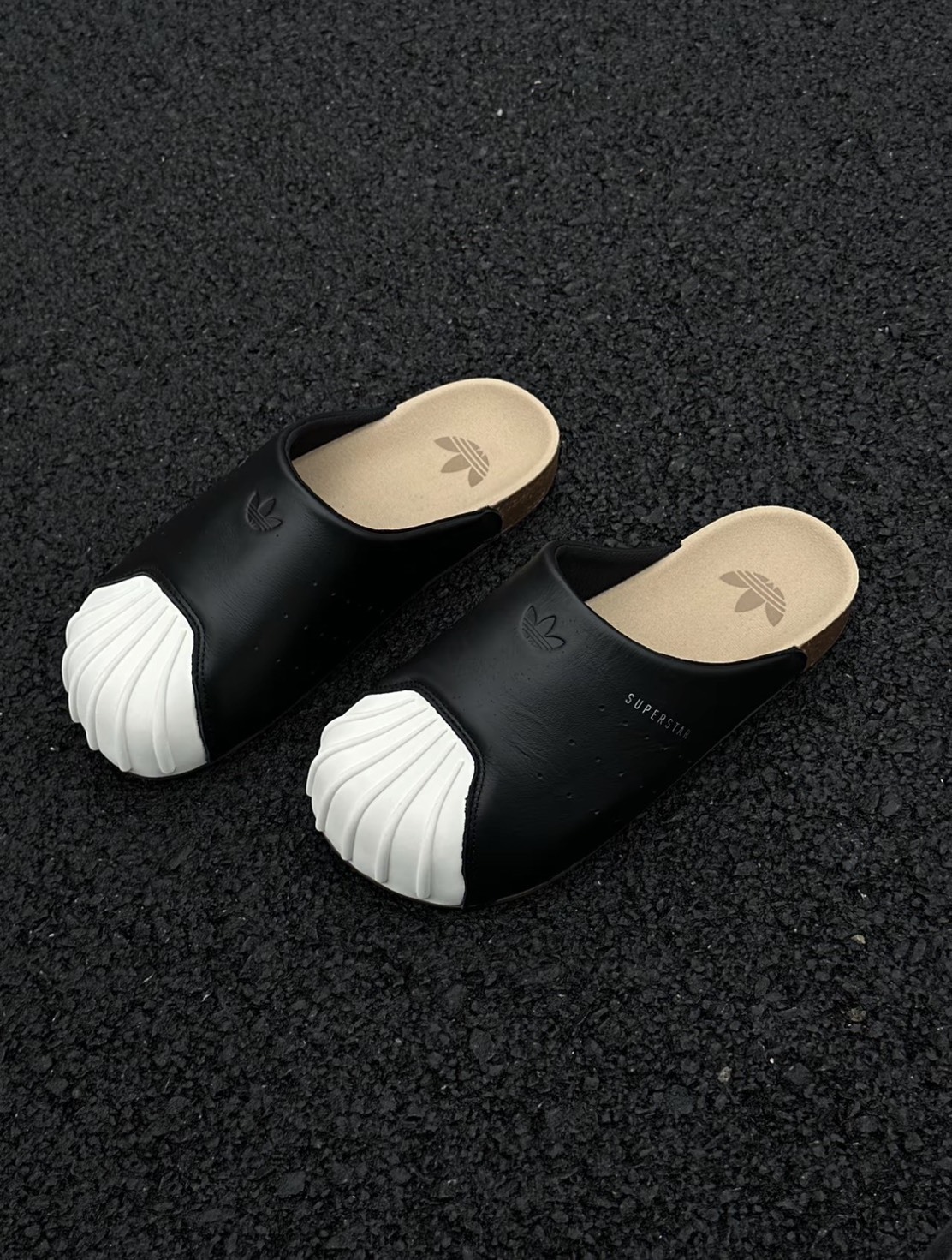 Adidas Originals Adimule Superstar 貝殼鞋頭 皮革 對比 百搭 異材質 拖鞋 勃肯鞋 LC0411
