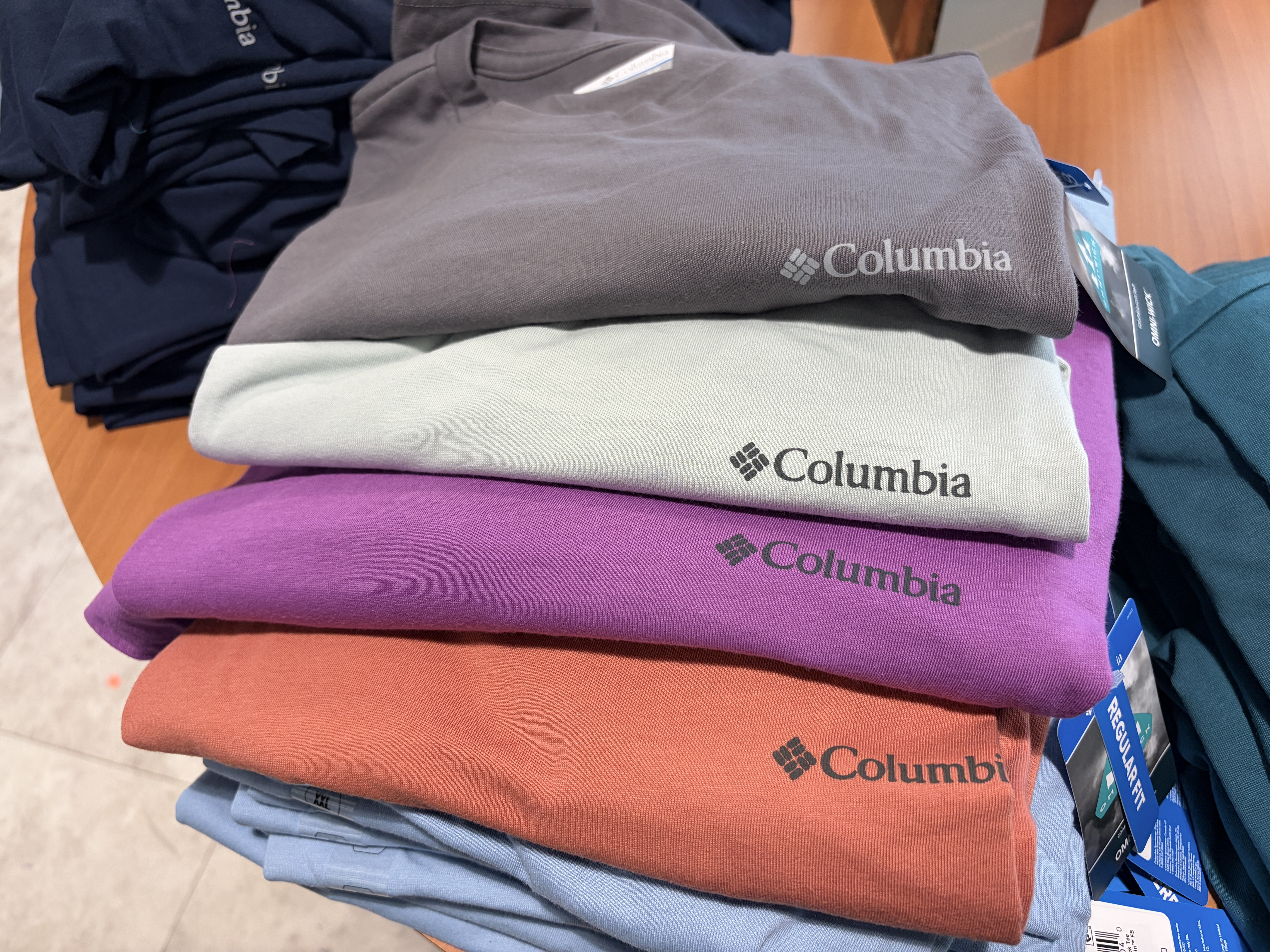 【限時】Columbia 男大人 Omni-Wick 排汗材質 經典小標 短TEE (10色)