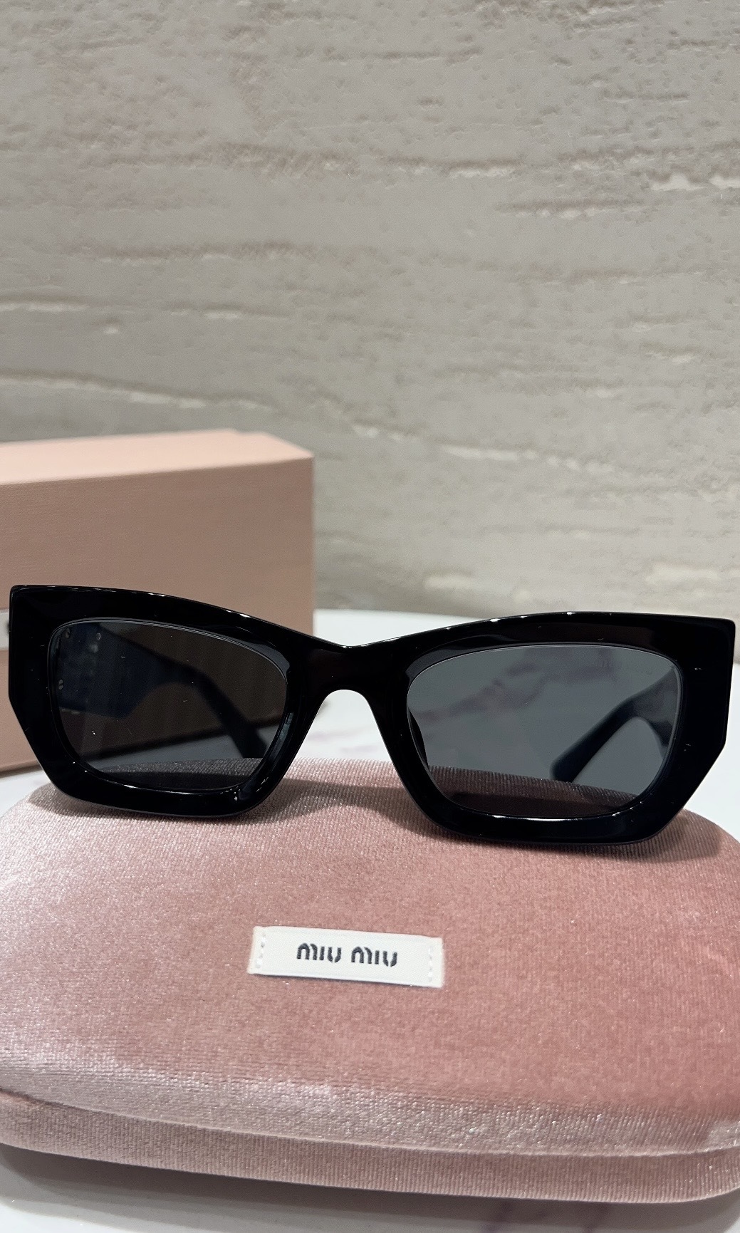 MIU MIU 09WS蝶形太陽眼鏡黑色