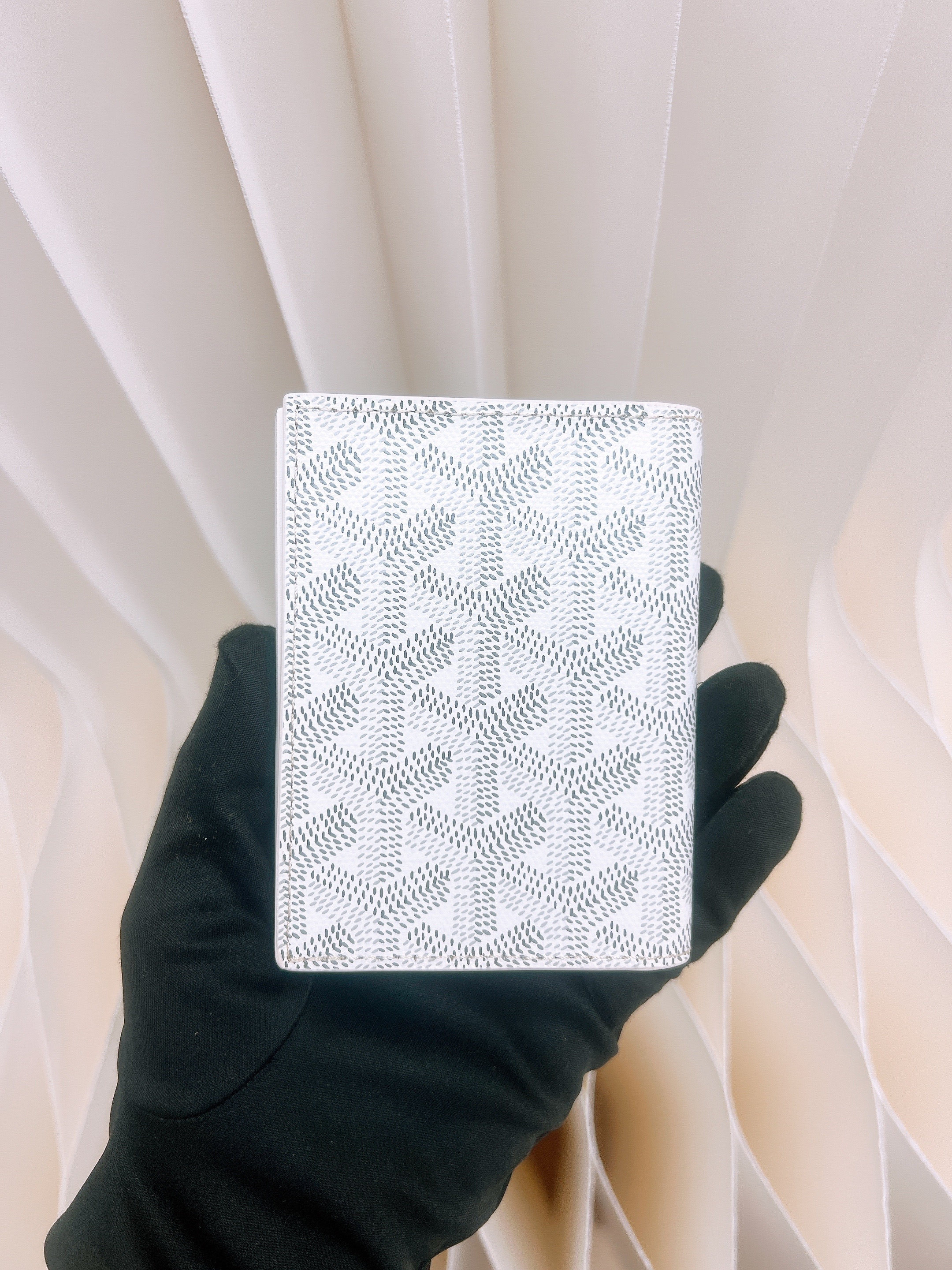 *Unused* Goyard saint marc card holder white
