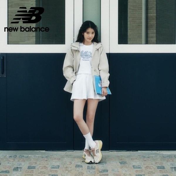 NEW BALANCE 外套 米白色 微磨毛 連帽 防風外套 女 AWJ53314PEF