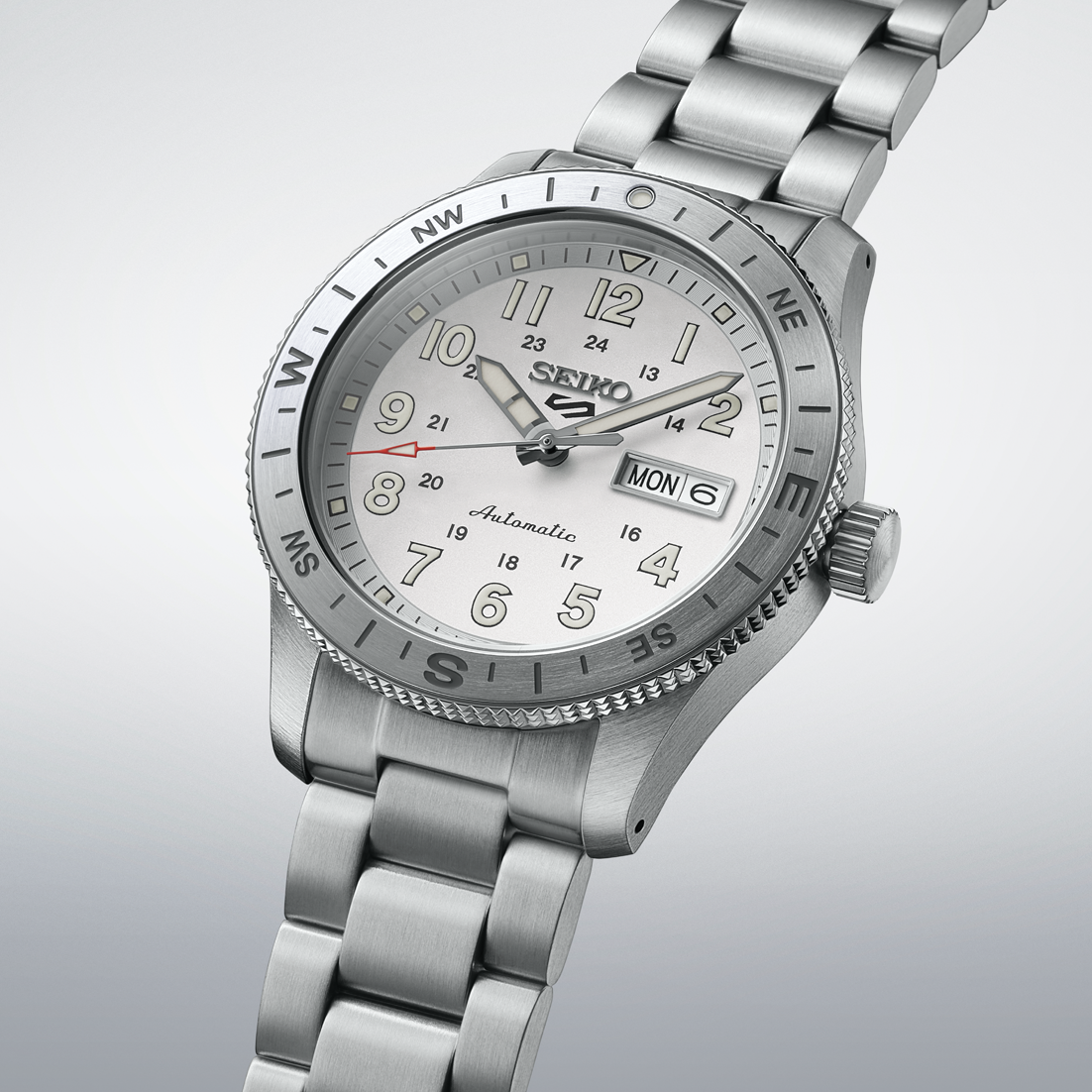 萬年鐘錶 - SEIKO  5 Sports 白面軍風不鏽鋼錶帶機械男錶  HDB007K1 / 4R36-18V0S  錶徑39.4MM