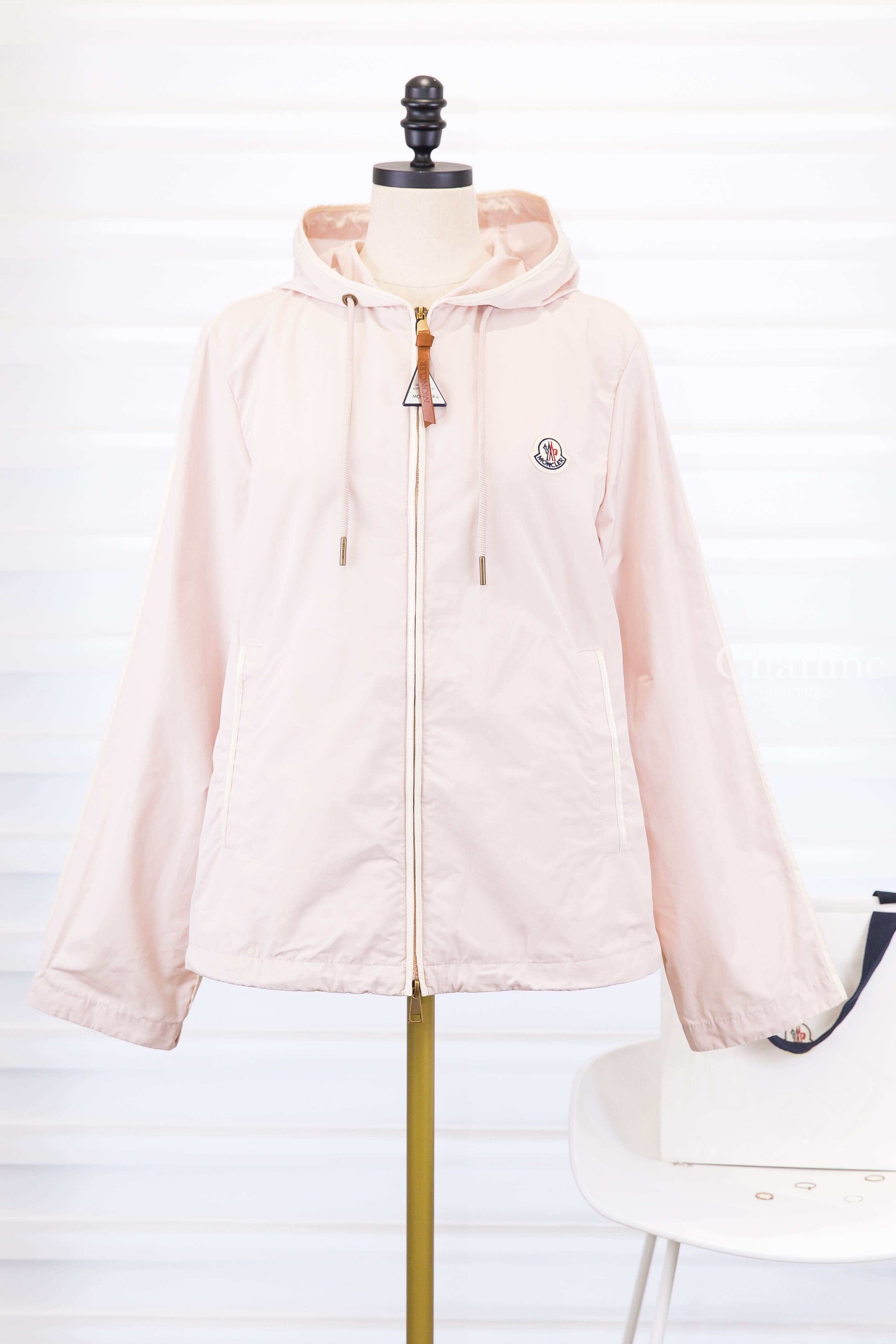 Moncler Sarracenia Giubbotto 淺粉色白滾邊咖啡色皮革拉鍊標籤長袖連帽風衣外套