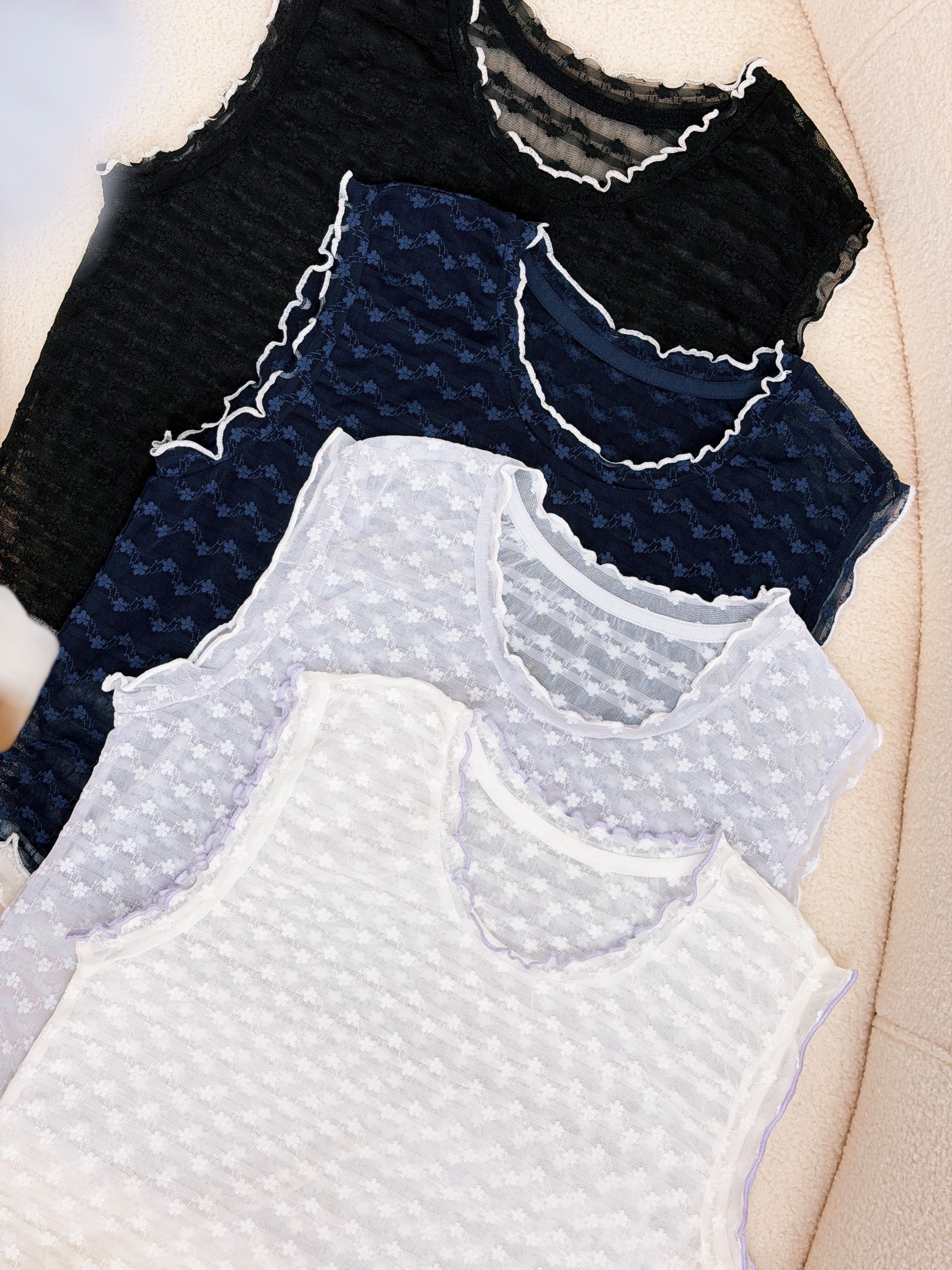 四色 / 透膚磨砂感小花拼色背心 / Contrast Trim Sheer Floral Mesh Tank Top