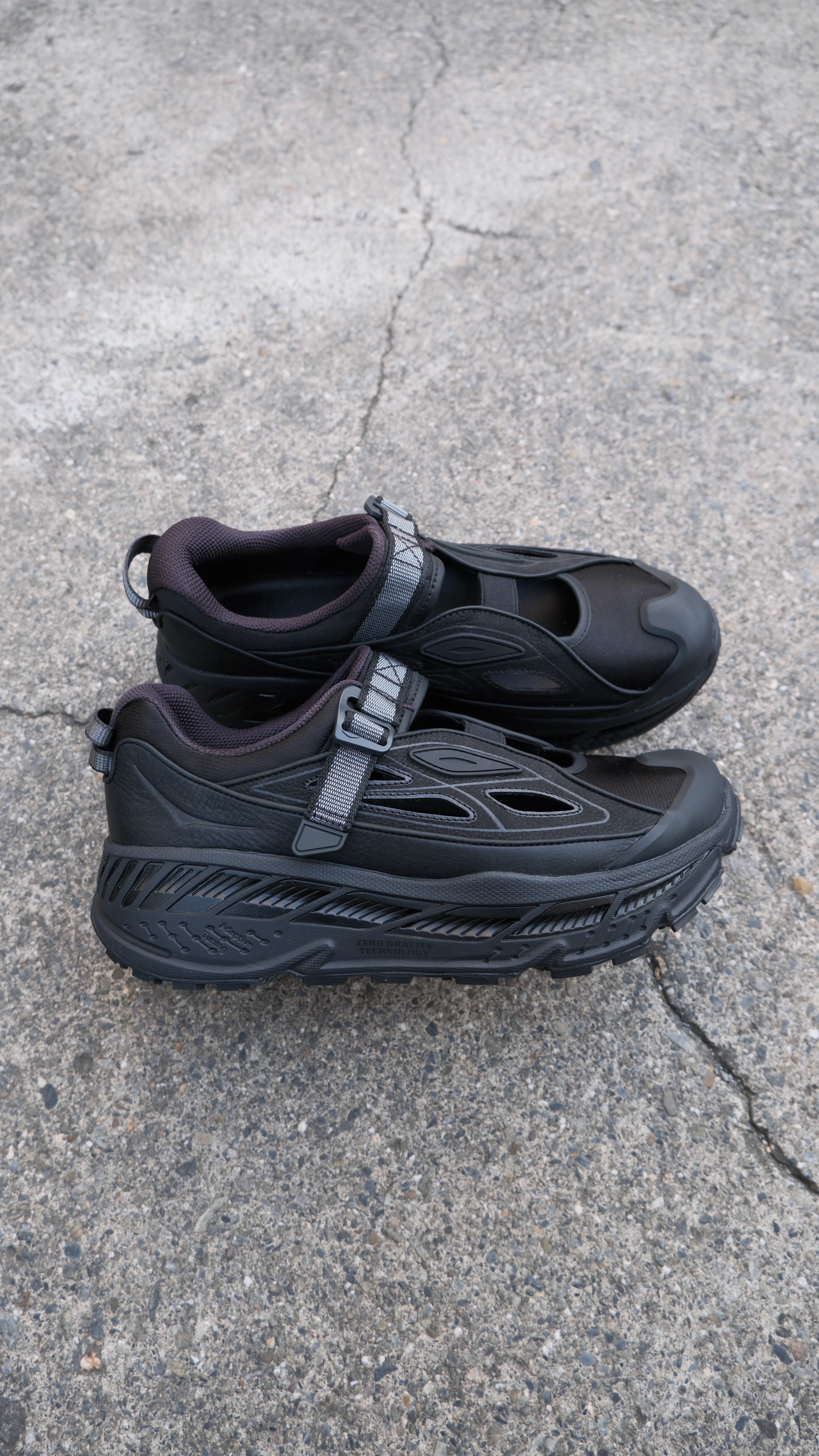 HOKA ONE ONE Stinson Breeze 越野跑鞋 黑色/白色 黑1174450-BBNB/白1174450-FGRT