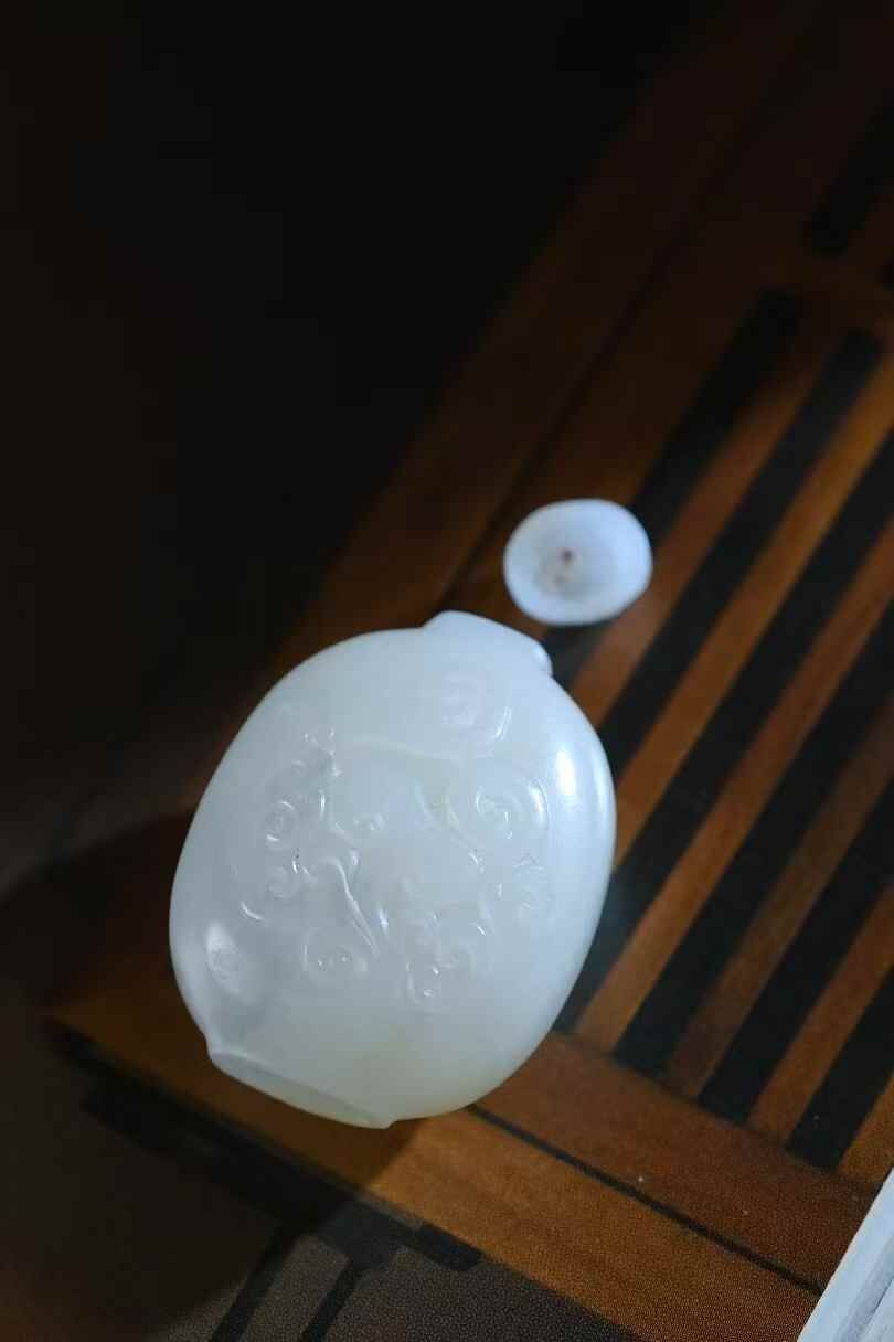 52374 和田玉籽料香囊掛件