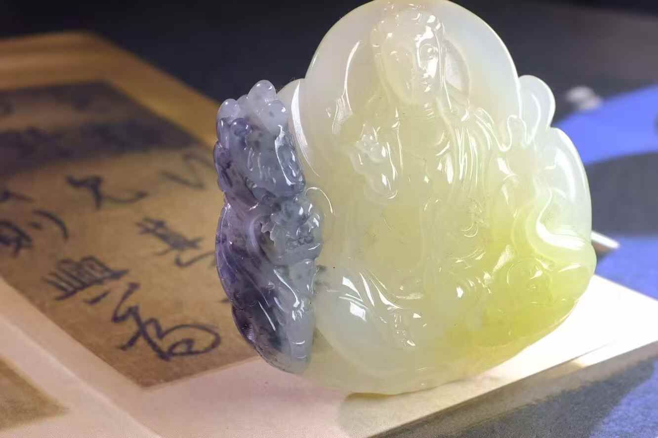 52379 和田玉御龍觀音