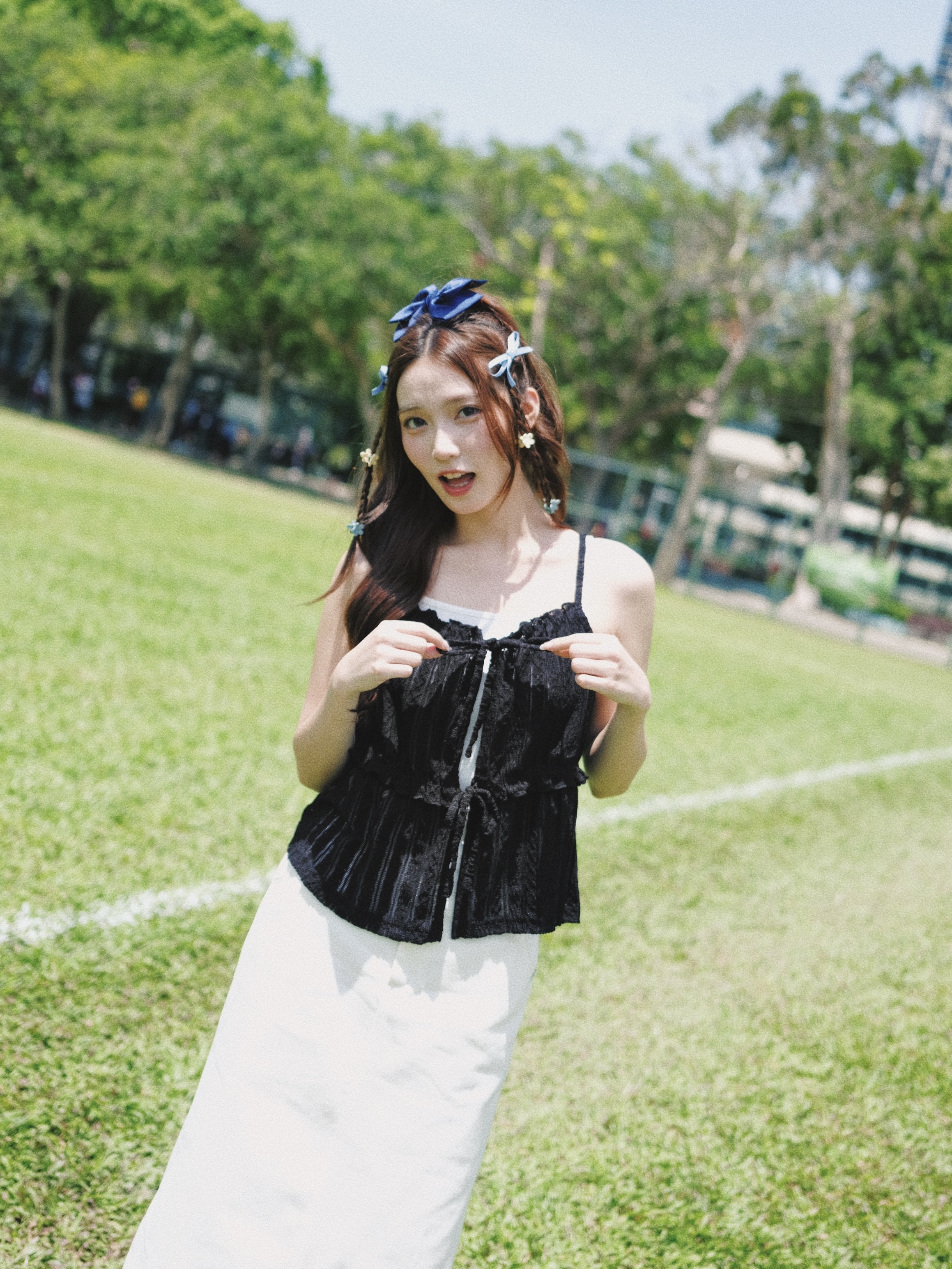 三色 / 鏤空編織感蝴蝶結馬甲 / Open-Work Jacquard Tie-Front Cami Top