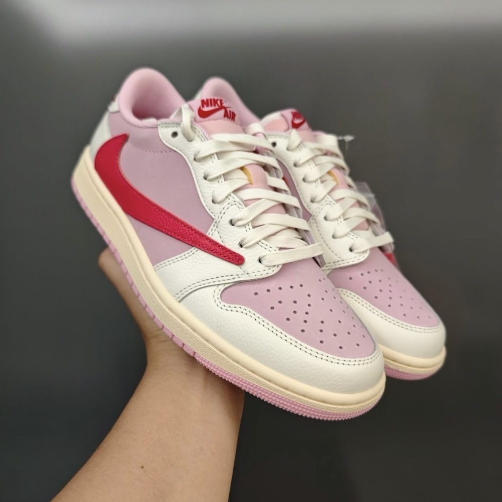NIKE JORDAN 1 LOW OG X TRAVIS SCOTT 粉色 倒鉤 聯名款 TROPICAL PINK 男鞋 IQ7604-101