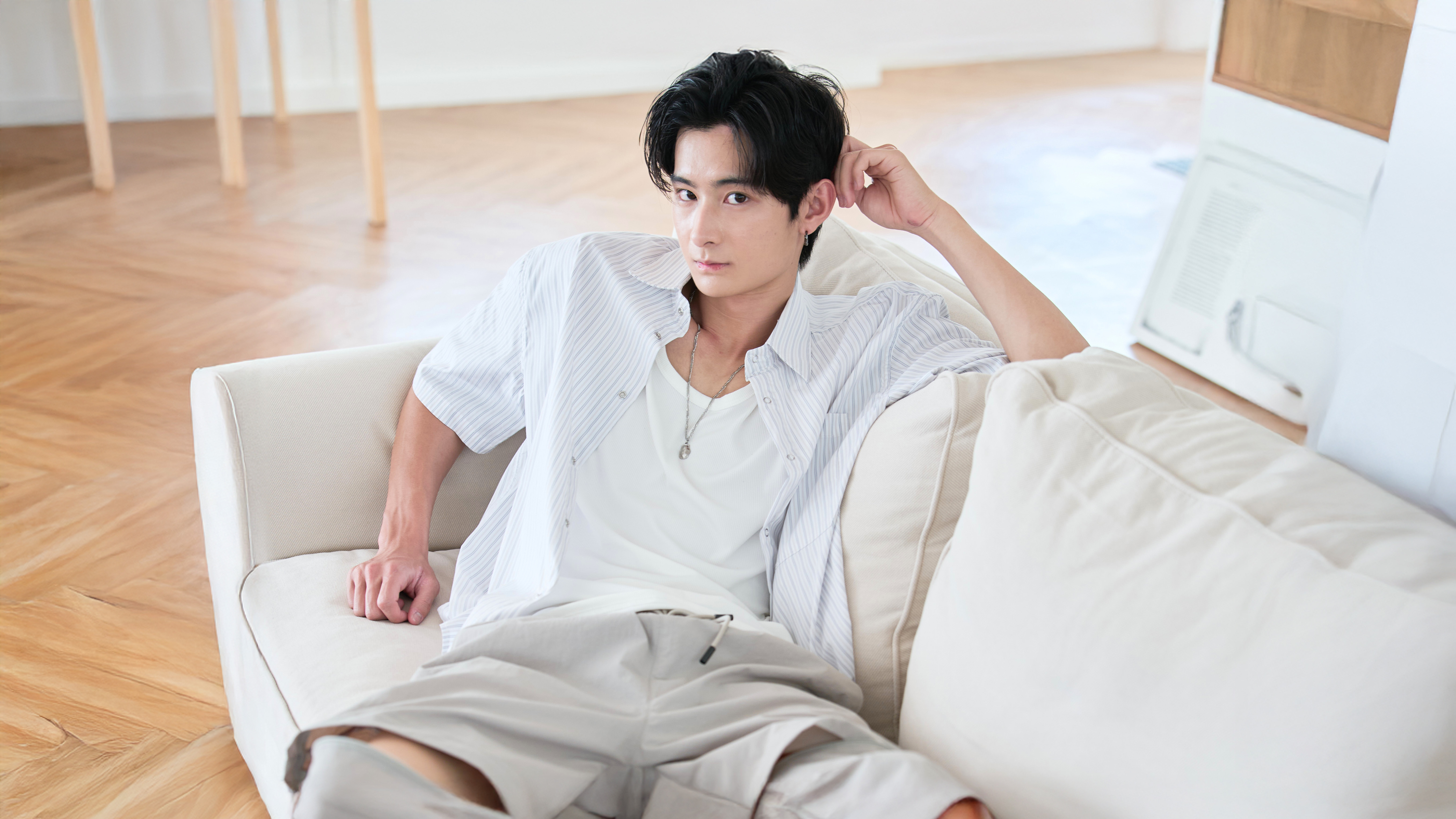 MOOS,韓系,素T,休閒穿搭,韓國,男生穿搭,襯衫,OOTD