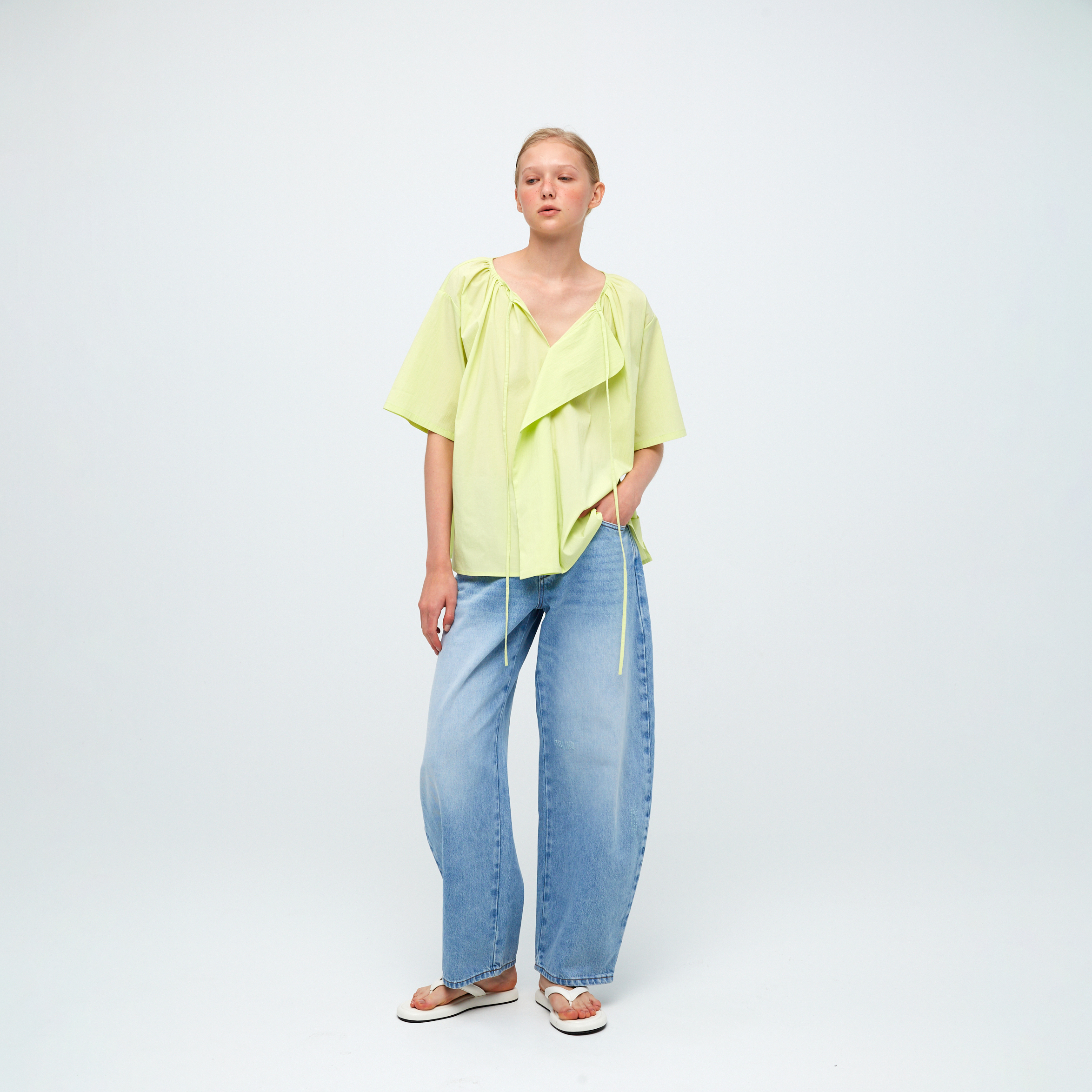 10 MOOn Crinkled Paper-Touch Blouse
