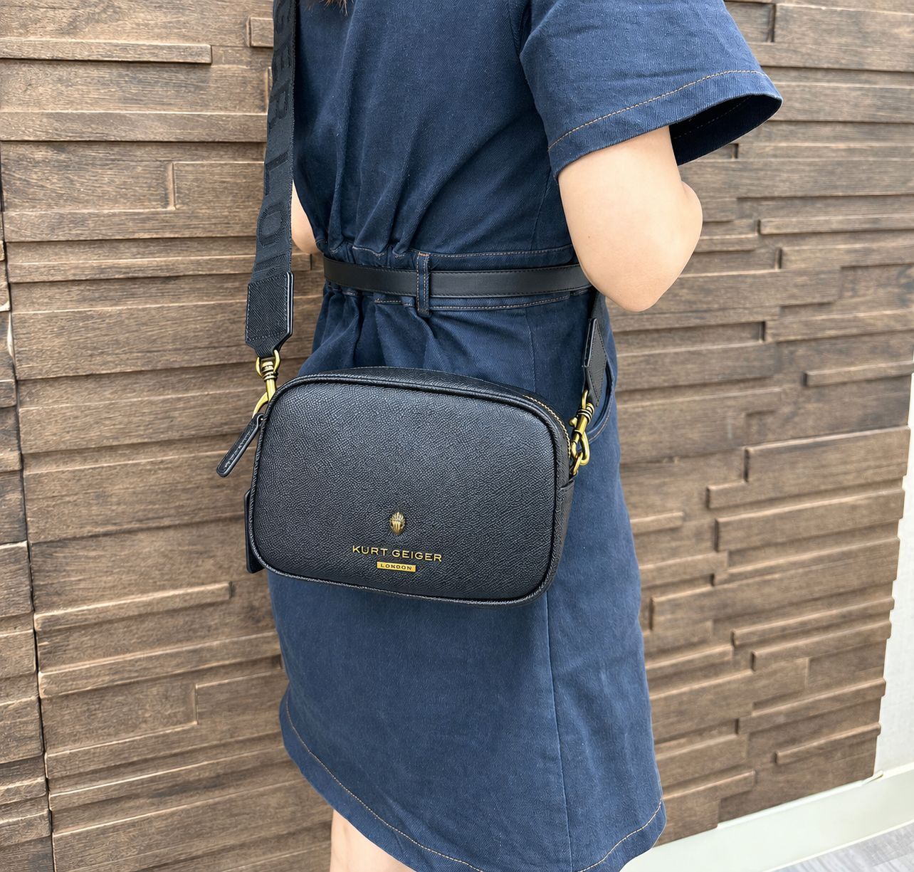 LYS01850 英國人氣Kurt Geiger 相機包(附有2條肩帶)