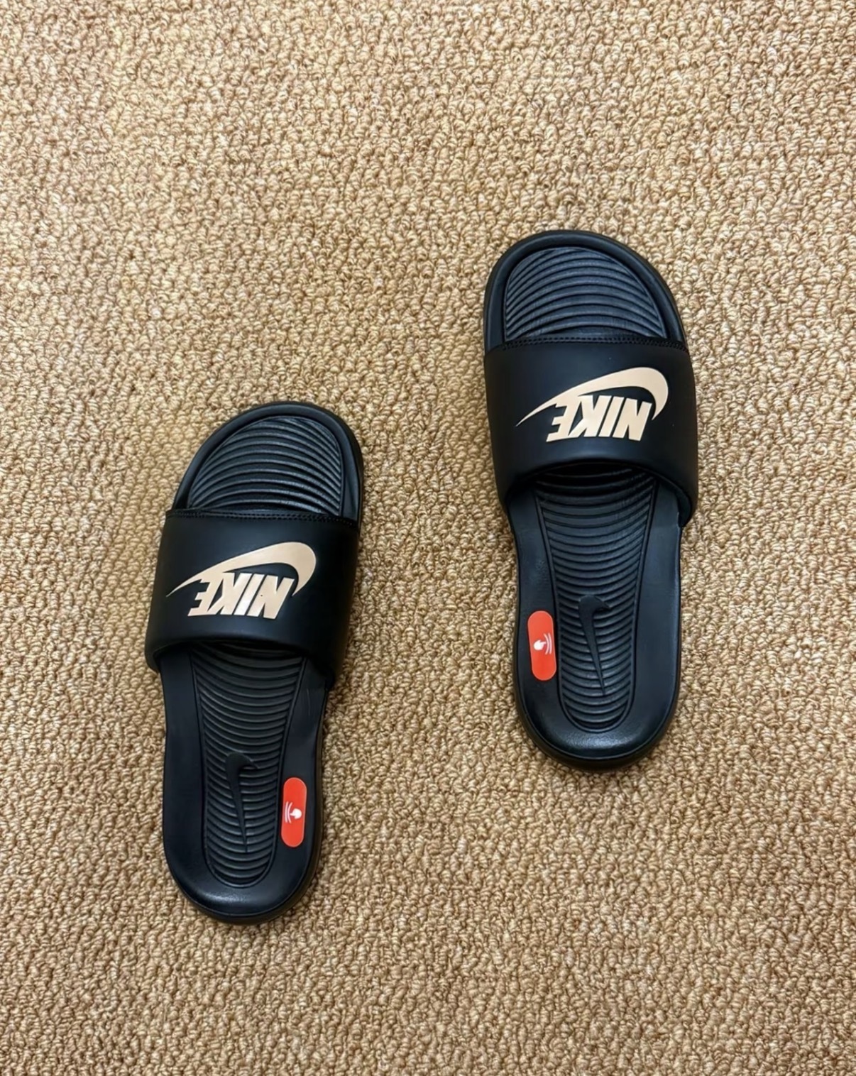 男鞋 NIKE VICTORI ONE SLIDE 黑金 柔軟 休閒 基本款 拖鞋【CN9675-006】