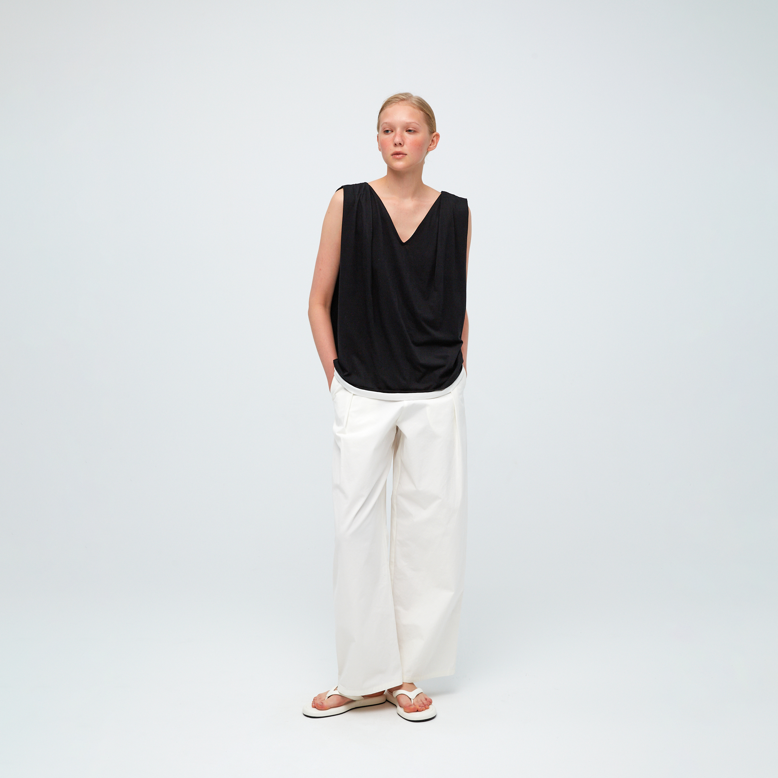 10 MOOn Double-Layer Twist-Back Top