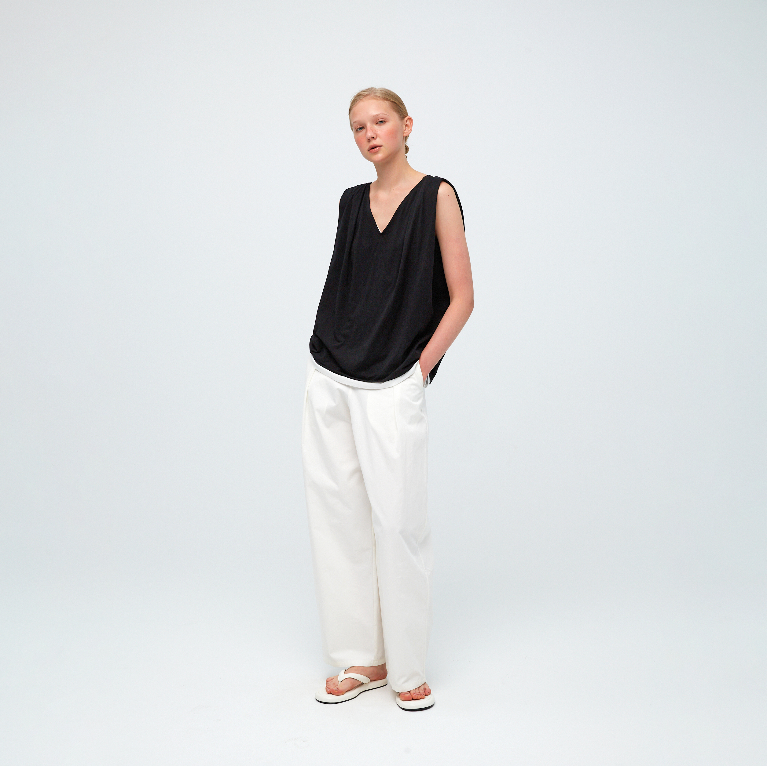 10 MOOn White Tie-Back Wide-Leg Trousers