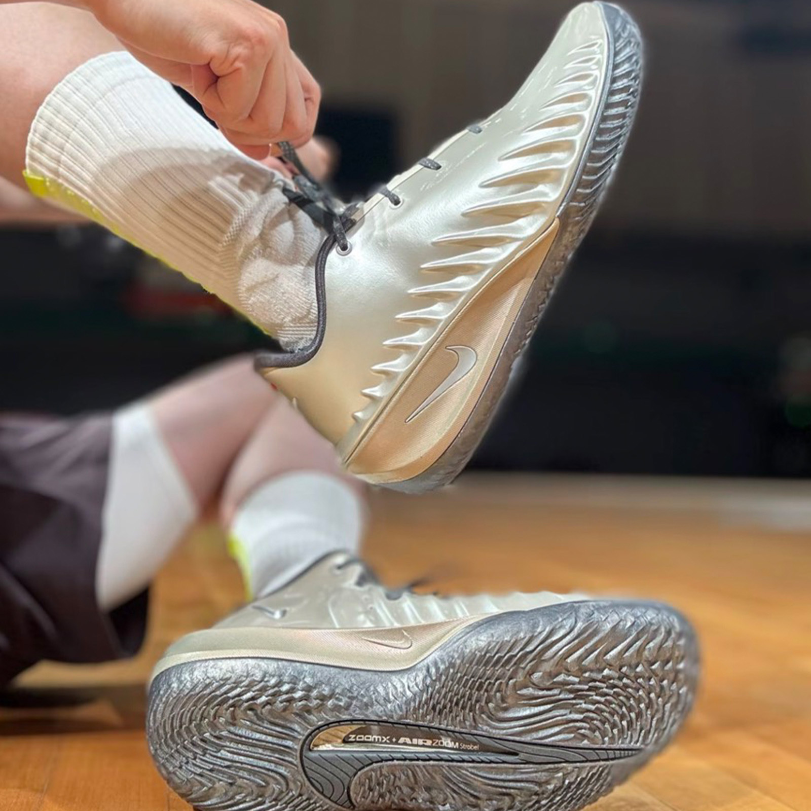 Nike G.T. Cut 4 "Rob Dillingham" 金屬 鐵灰 灰銀 鈦灰 珍珠 亮面 變向 迪林漢姆 PE 灰狼 GTCUT 實戰籃球鞋 IQ8243-001