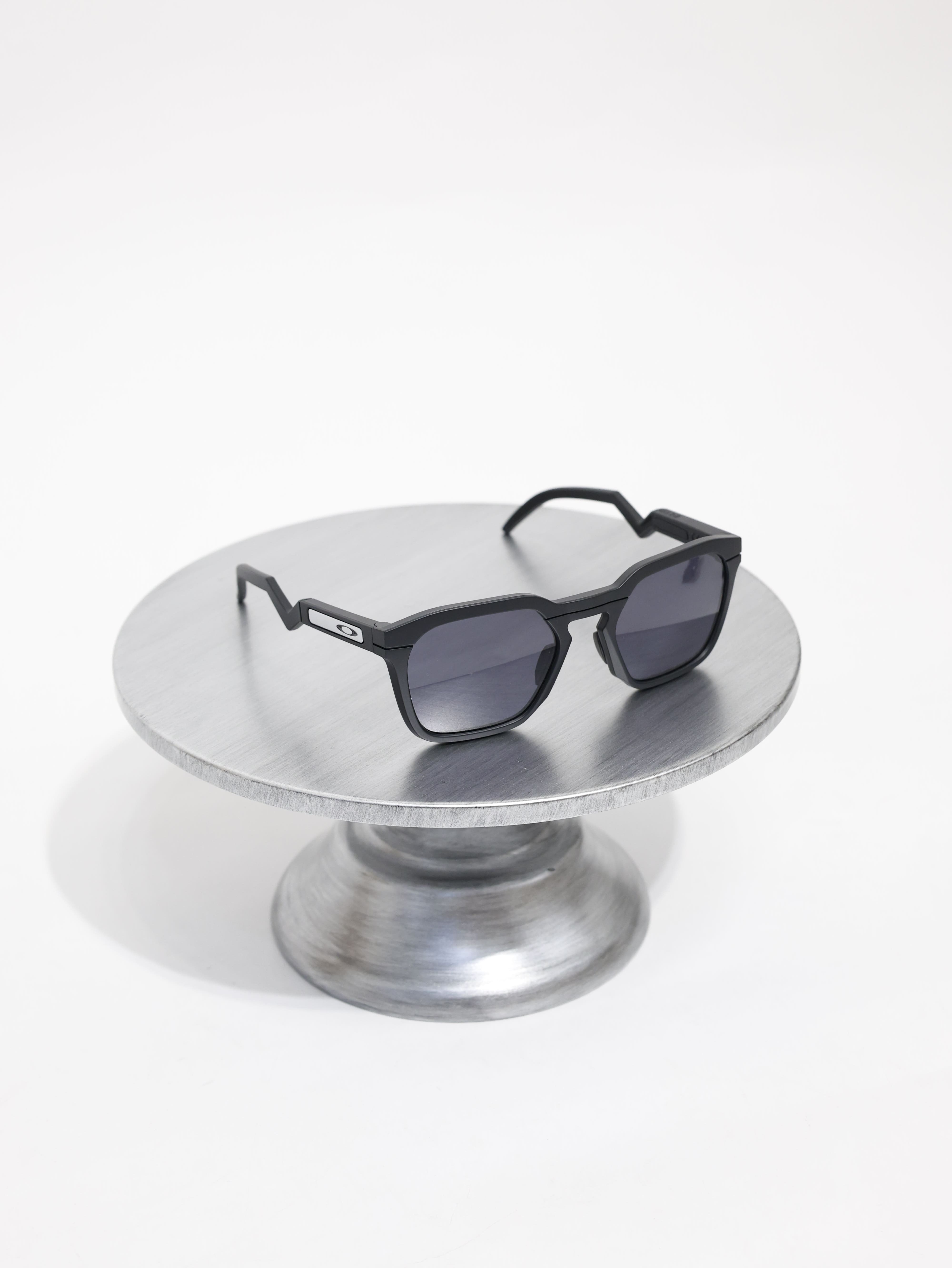 OAKLEY INJECTED UNISEX SUNGLASS 0154