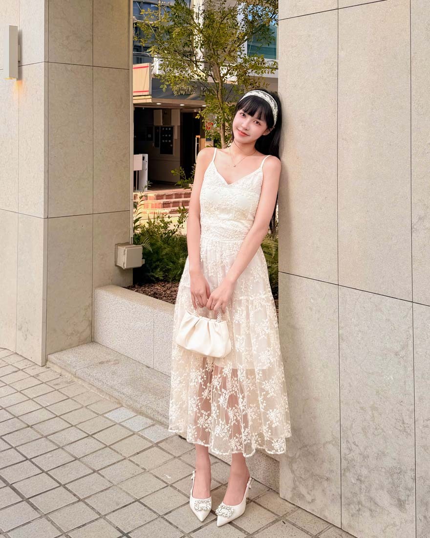 LINA LINA寫意漫步滿版刺繡雕花網紗洋裝-奶油杏