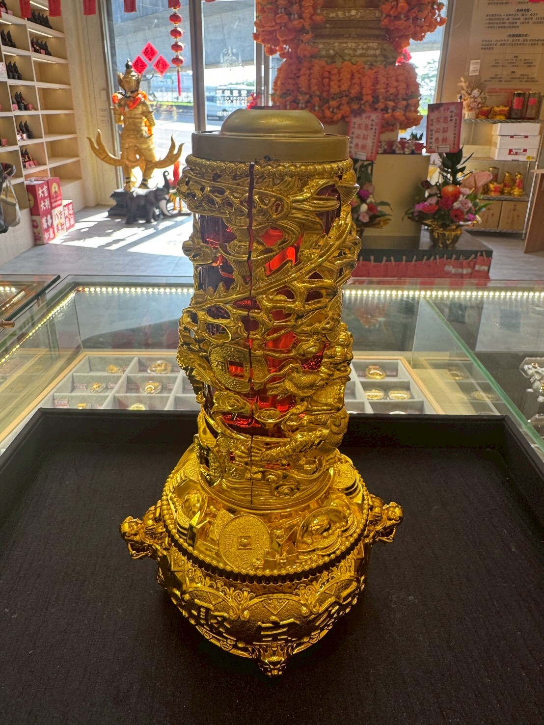 供燈小龍柱