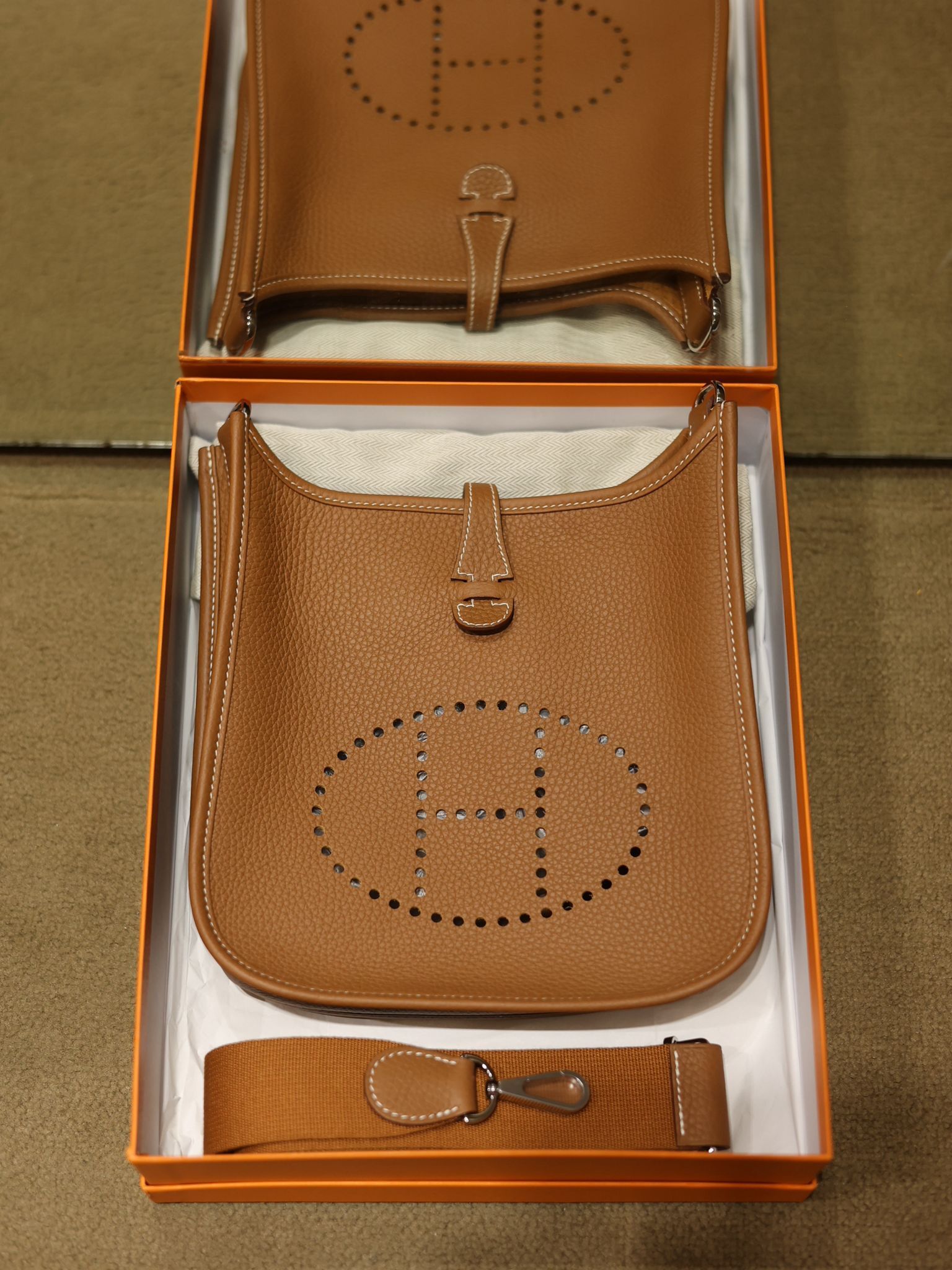 Evelyne 23 37 gold ck G