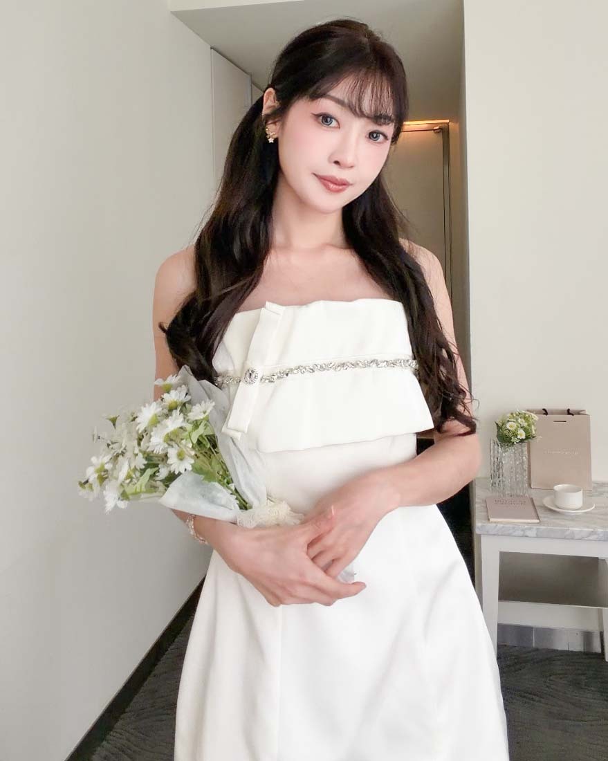 LINA LINA千金姿態鑽石滾邊蝴蝶結壓摺洋裝-氣質米白S-L