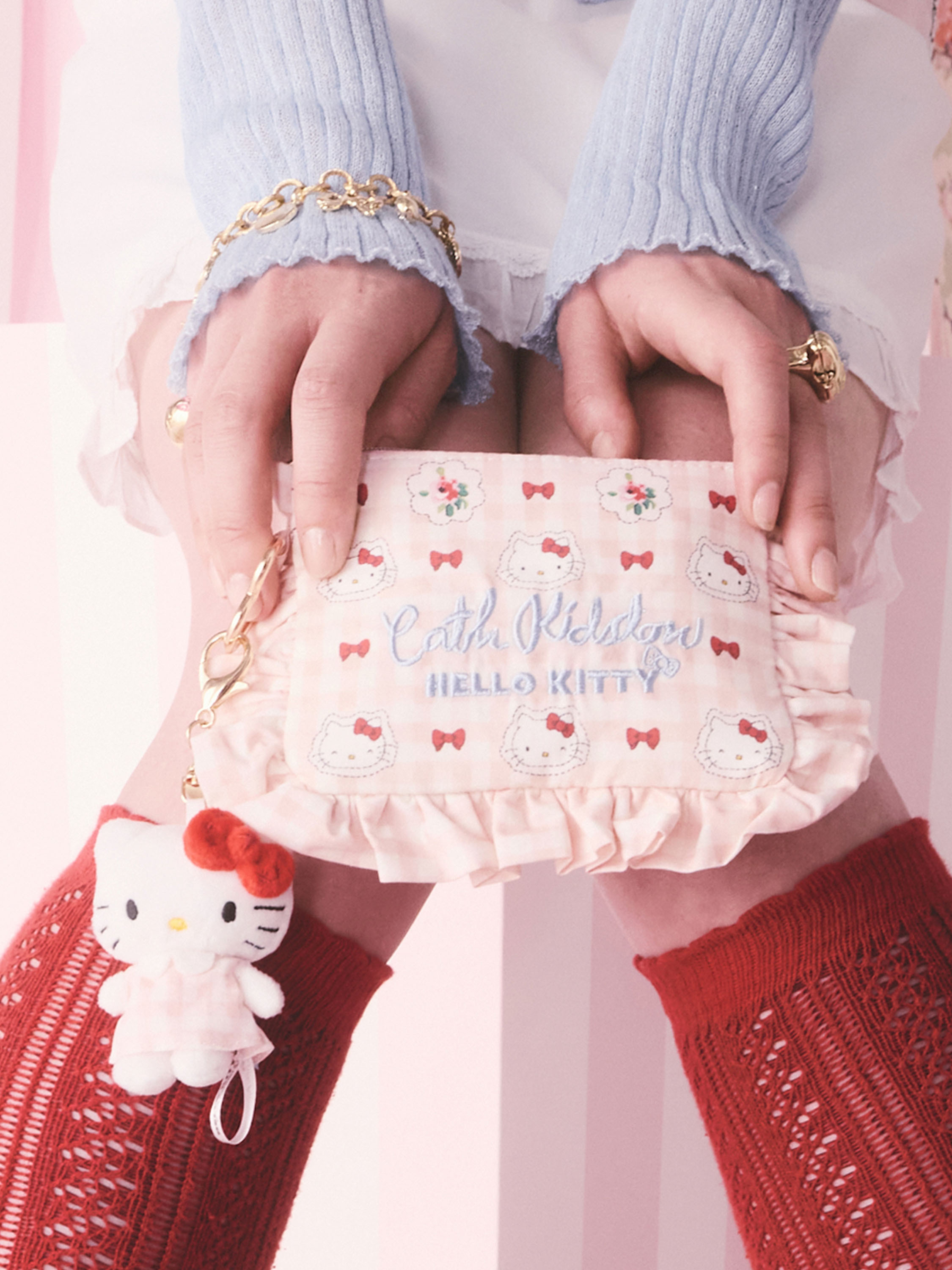 Cath Kidston × Hello Kitty 荷葉邊面紙收納包附吊飾 (Hello Kitty Gingham Provence Pink)