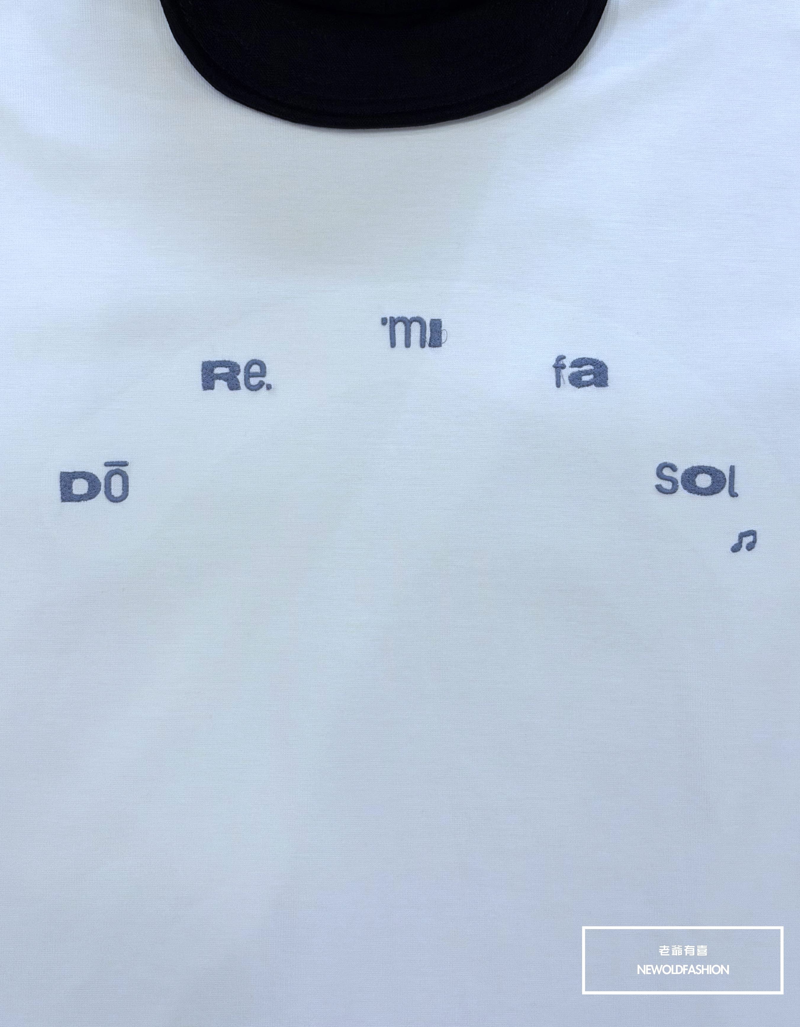 重磅弧形音符刺繡短袖T恤－米｜ (NOF260588561)