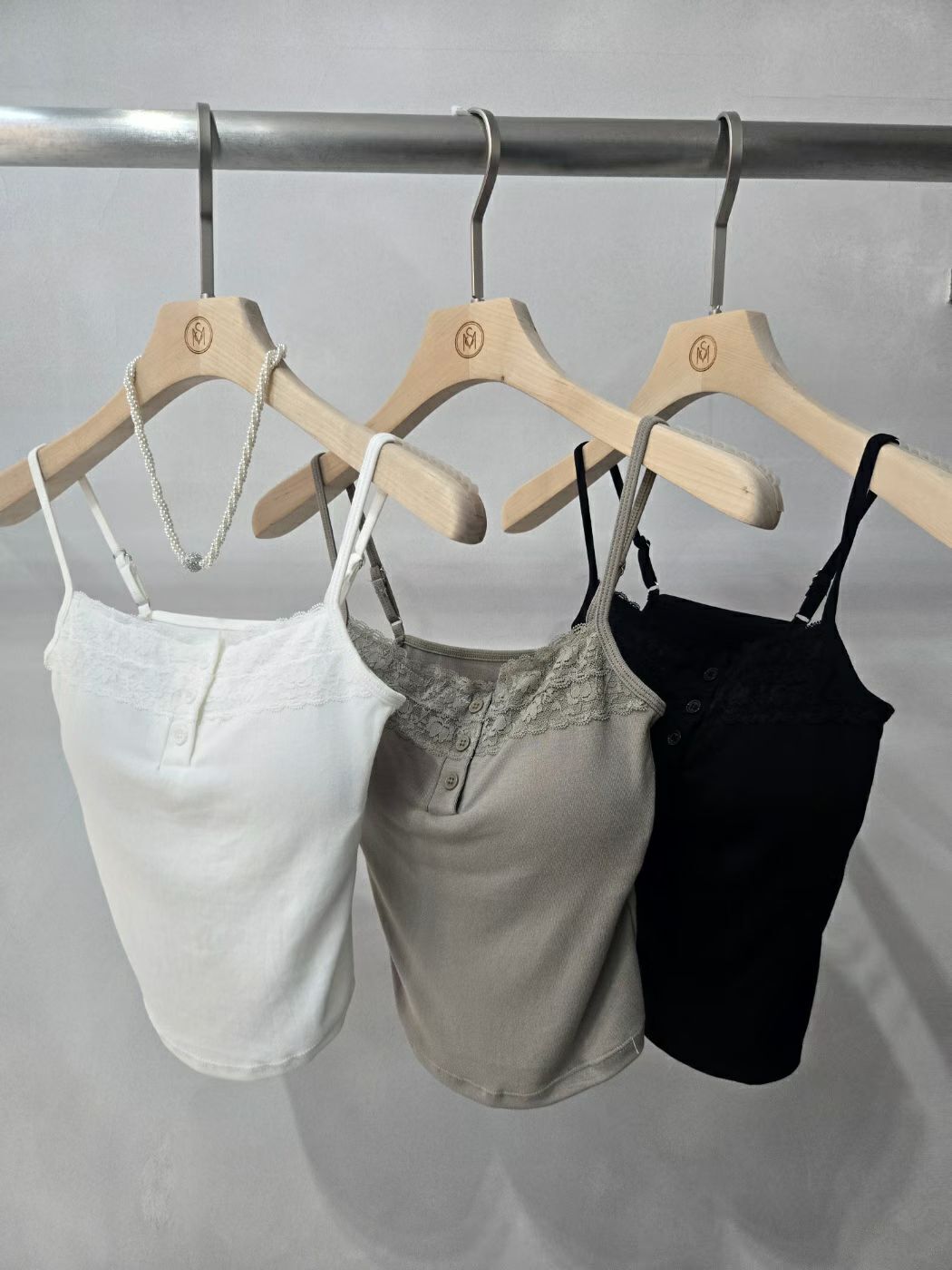 TM6306 蕾絲鈕扣領Bra-top
