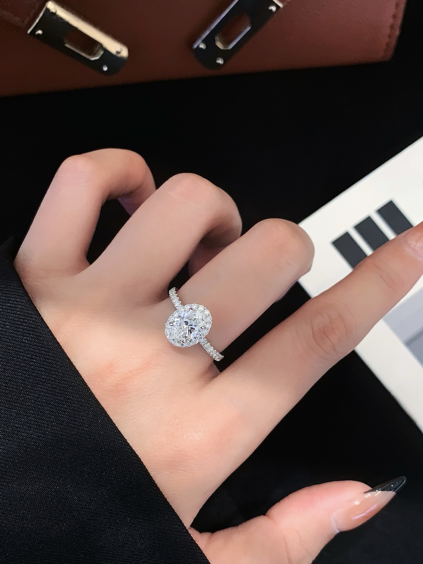 (A) 9K培育鑽1/1.5卡橢圓（帶IGI D vvs) ( 副石0.35/0.5ct)  #0610STA