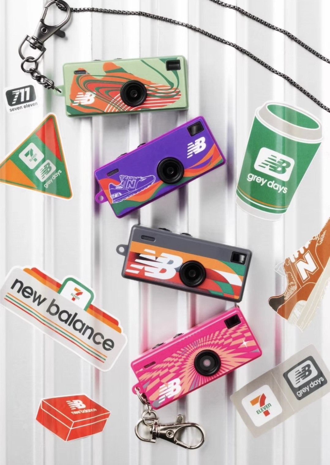 【Luxury】 香港711 New Balance Retro卡式機 盲盒款 復刻經典潮流玩物 Retro 卡式機 & Mini 咔嚓相機