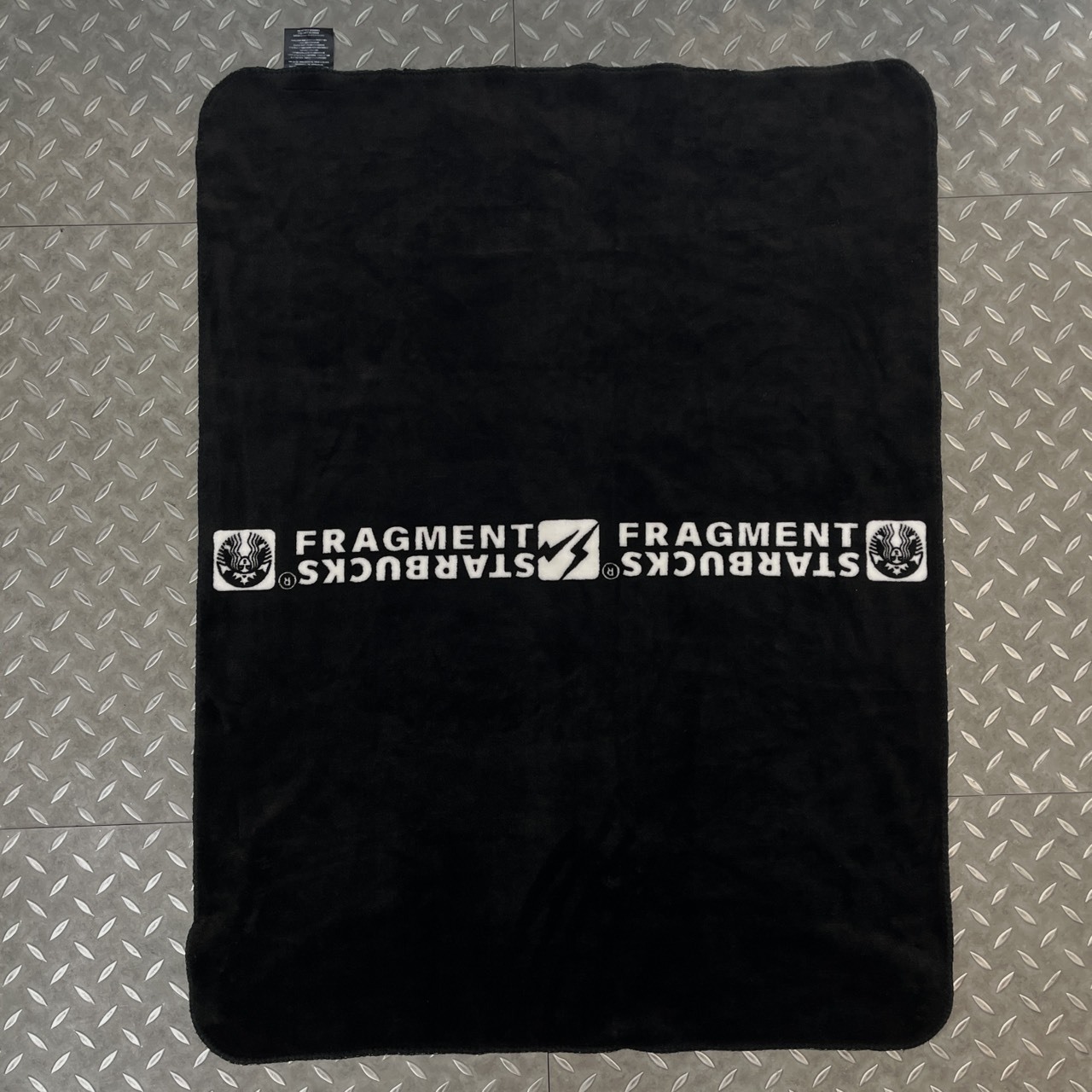 Fragment design x Starbucks Blanket