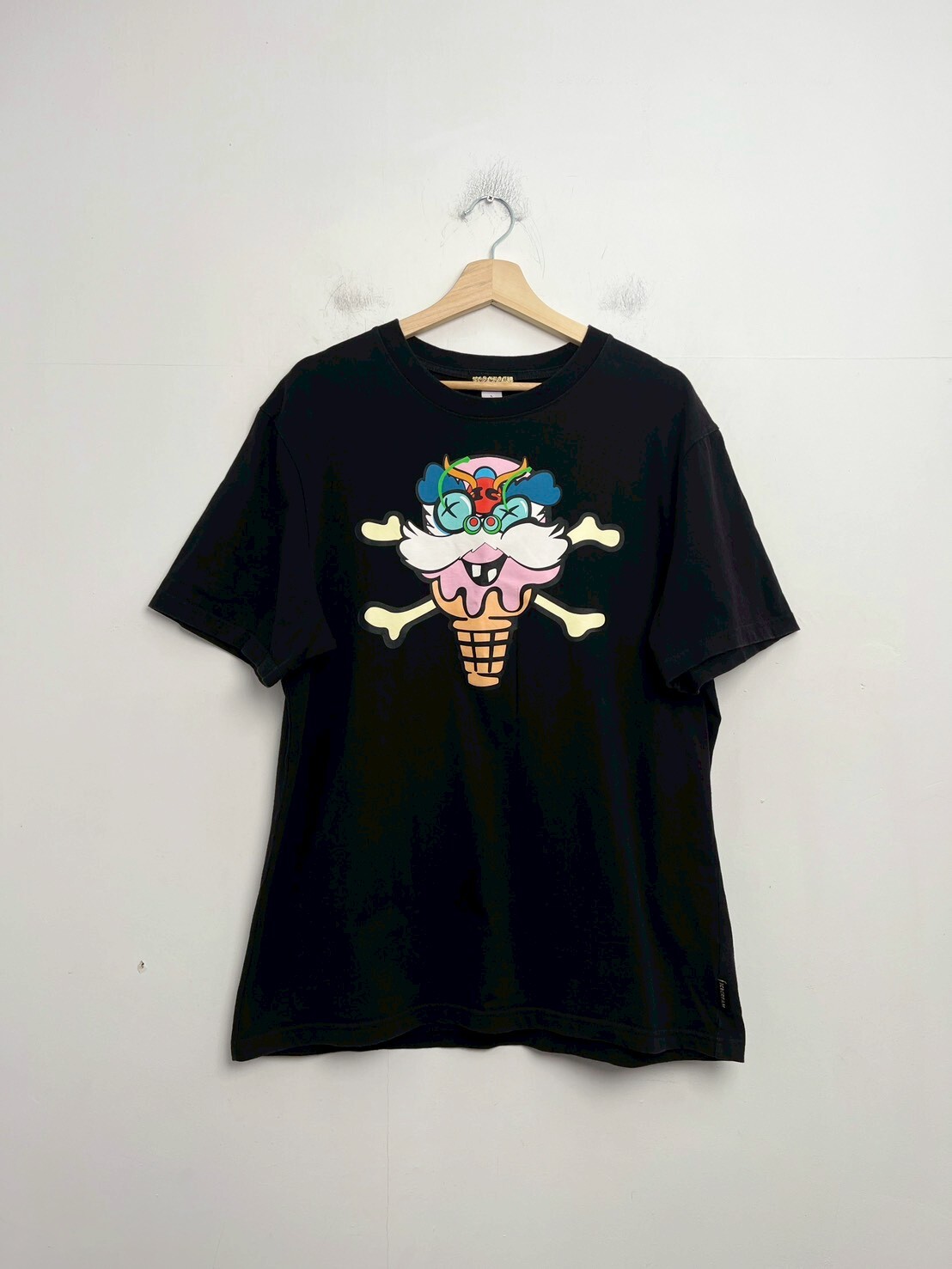 ICE CREAM LION DANCE TEE SIZE L