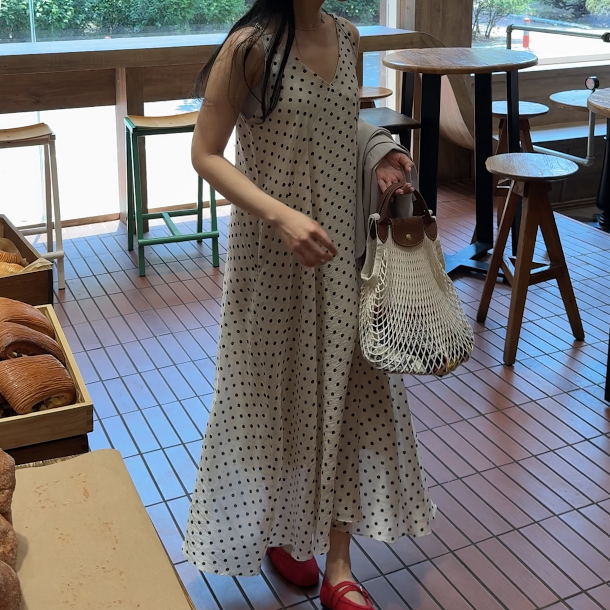 JS13天絲波點傘擺細肩背心洋
