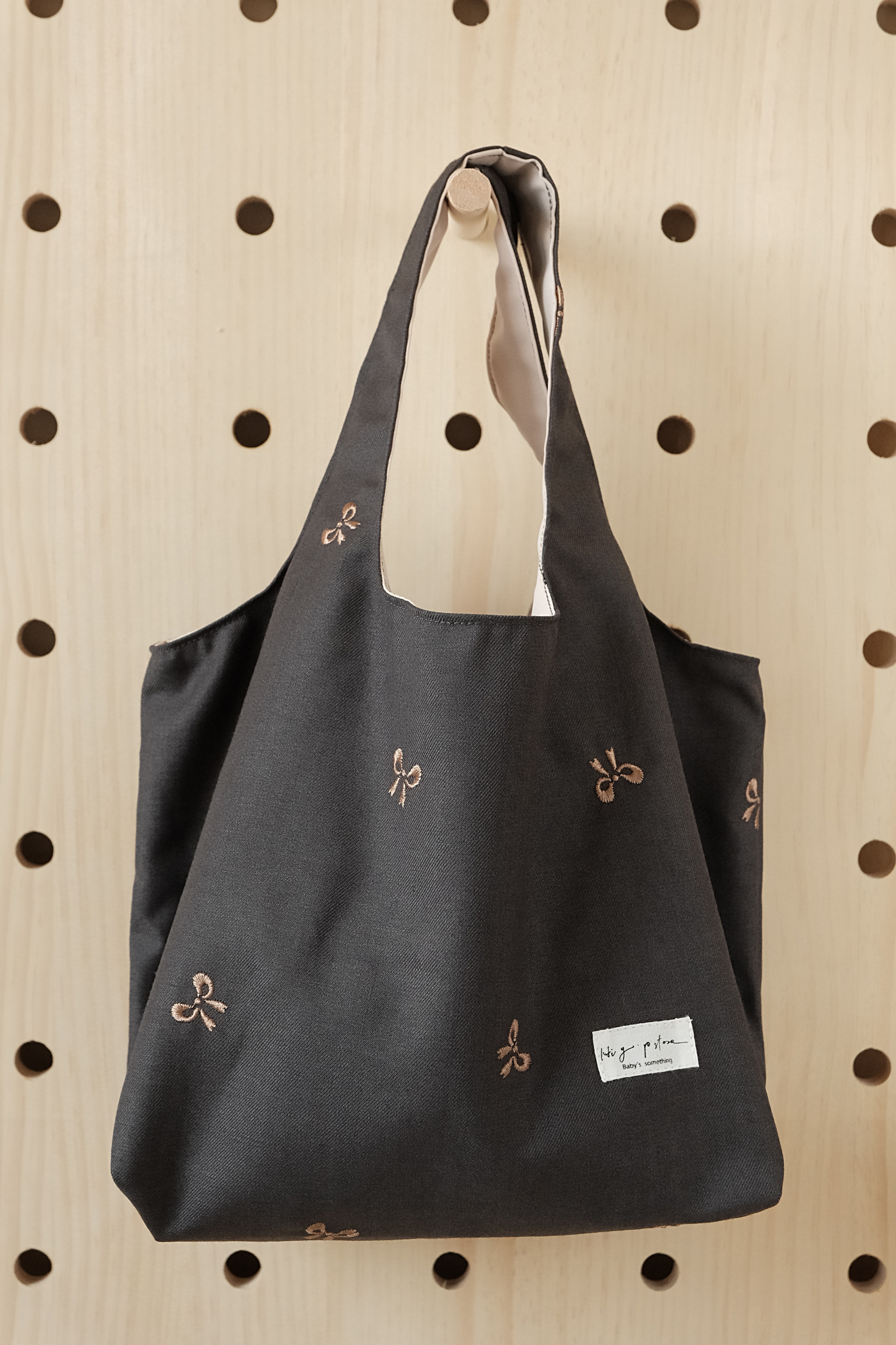 Hi Y.P store-外出輕鬆袋-刺繡蝴蝶結