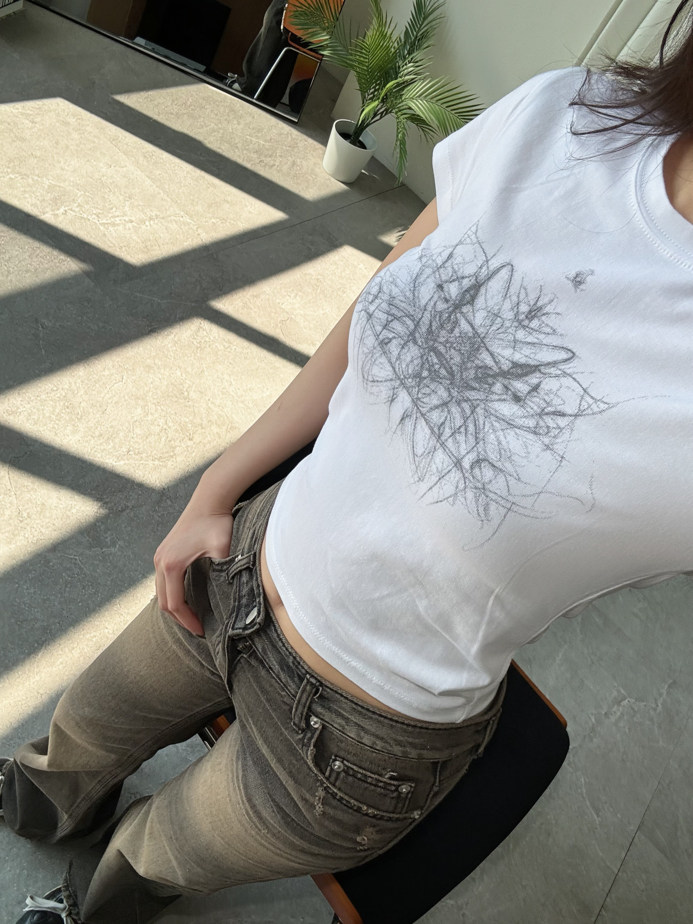 荊棘感包身印花短T